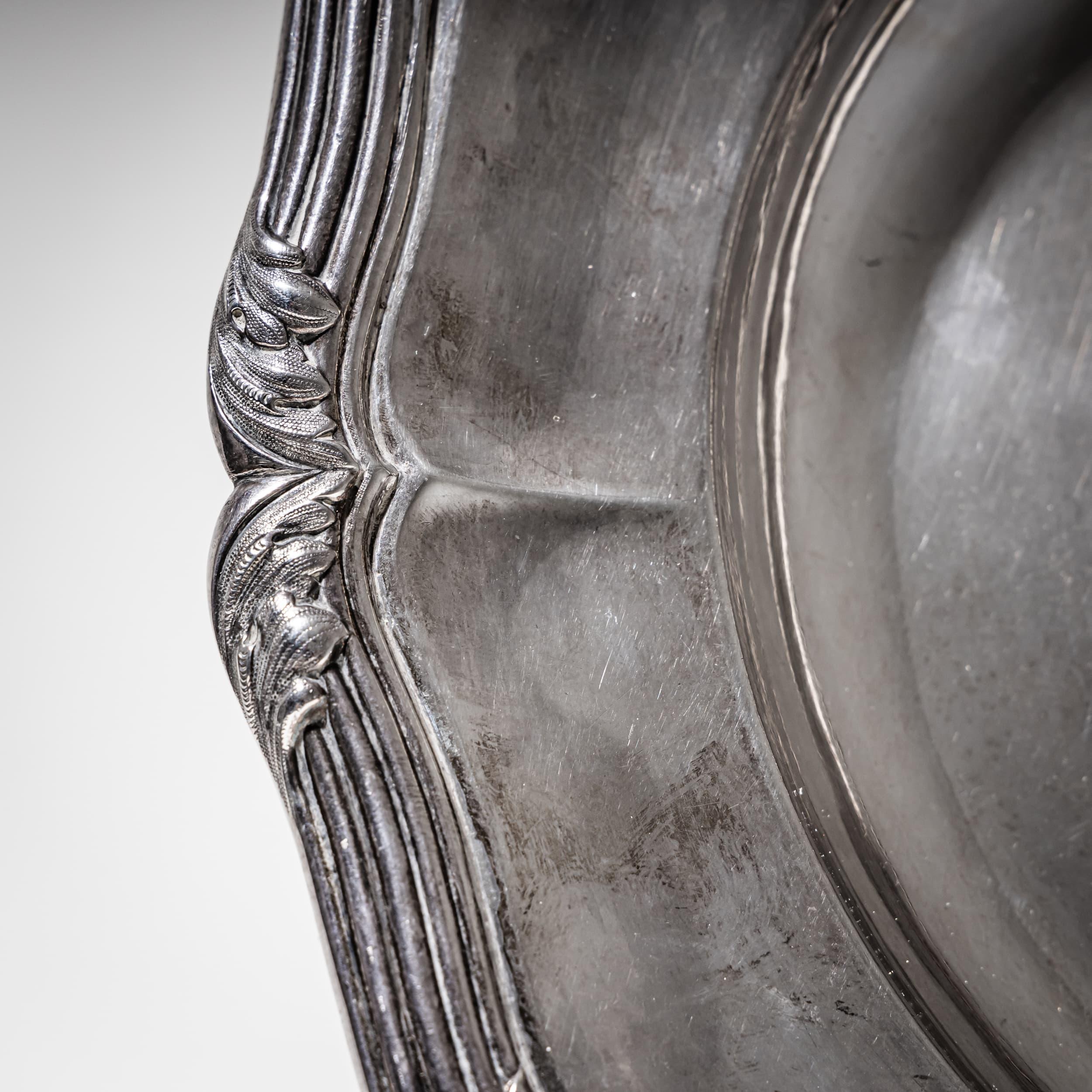 Français Grand plat en argent d'Odiot, Paris, seconde moitié du XIXe siècle en vente
