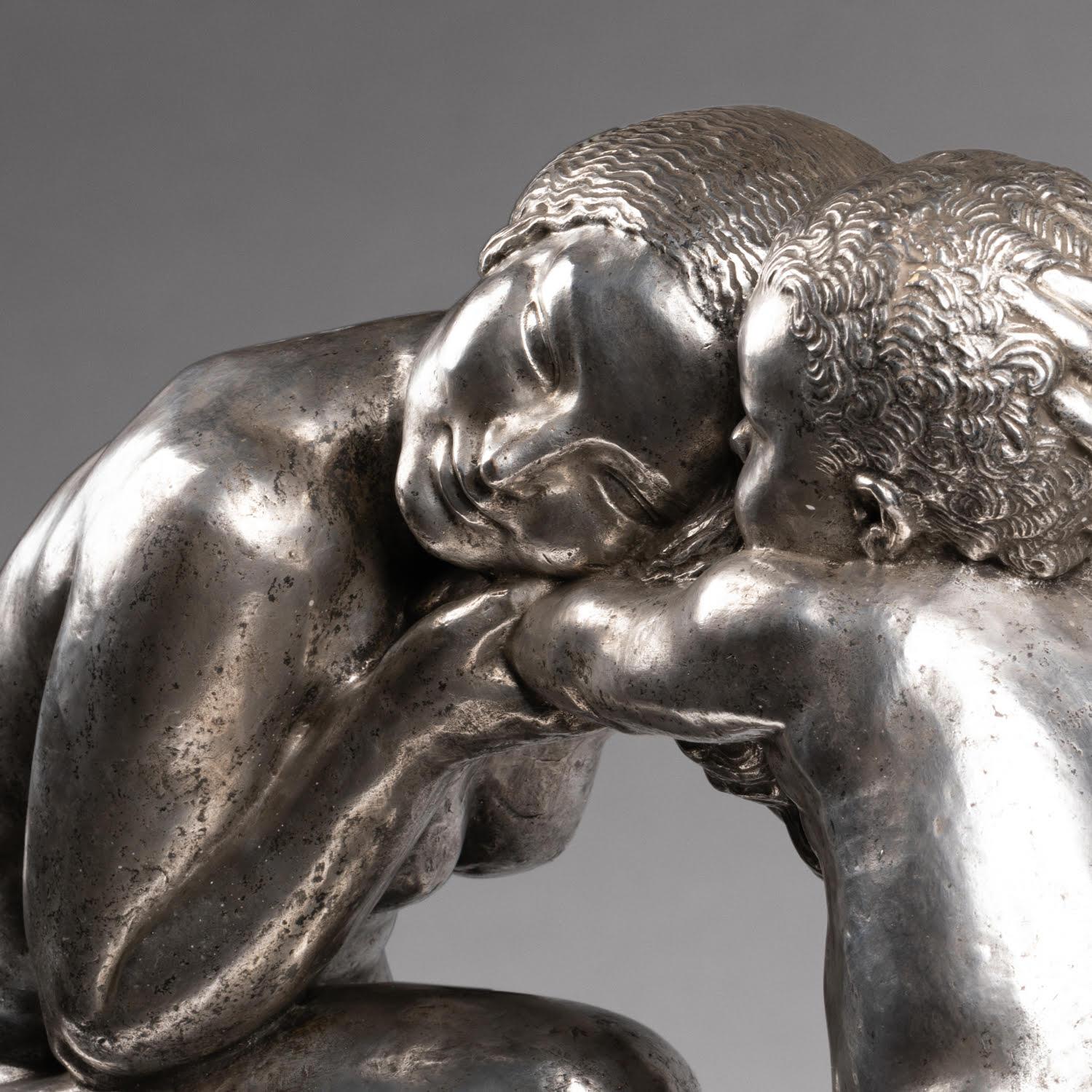 Gran escultura de bronce plateado de Pierre Traverse, hacia 1930, Art Decó. en Bueno estado para la venta en Saint-Ouen, FR