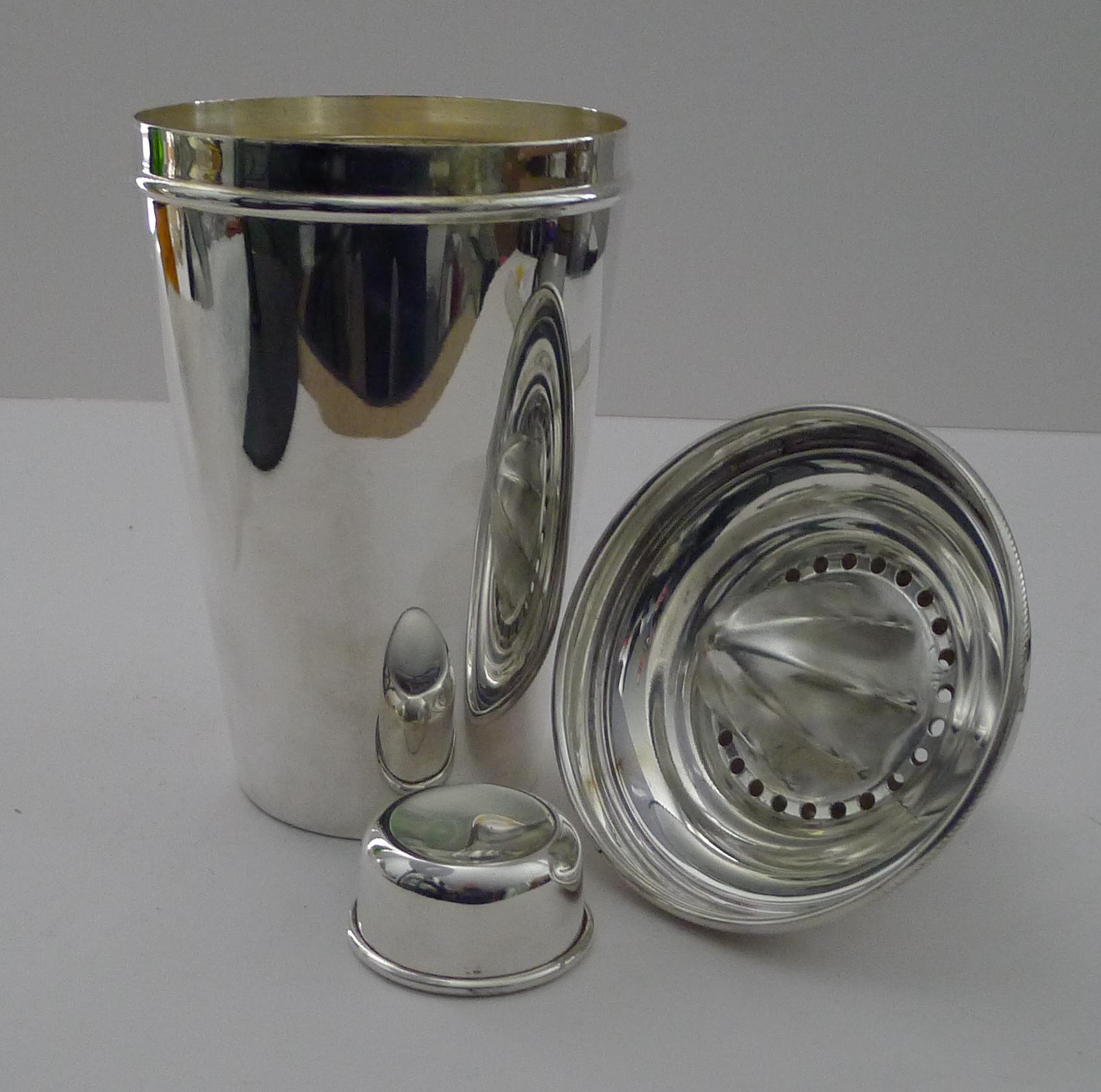 Large Silver Plated Cocktail Shaker With Integral Lemon Squeezer For Sale 2