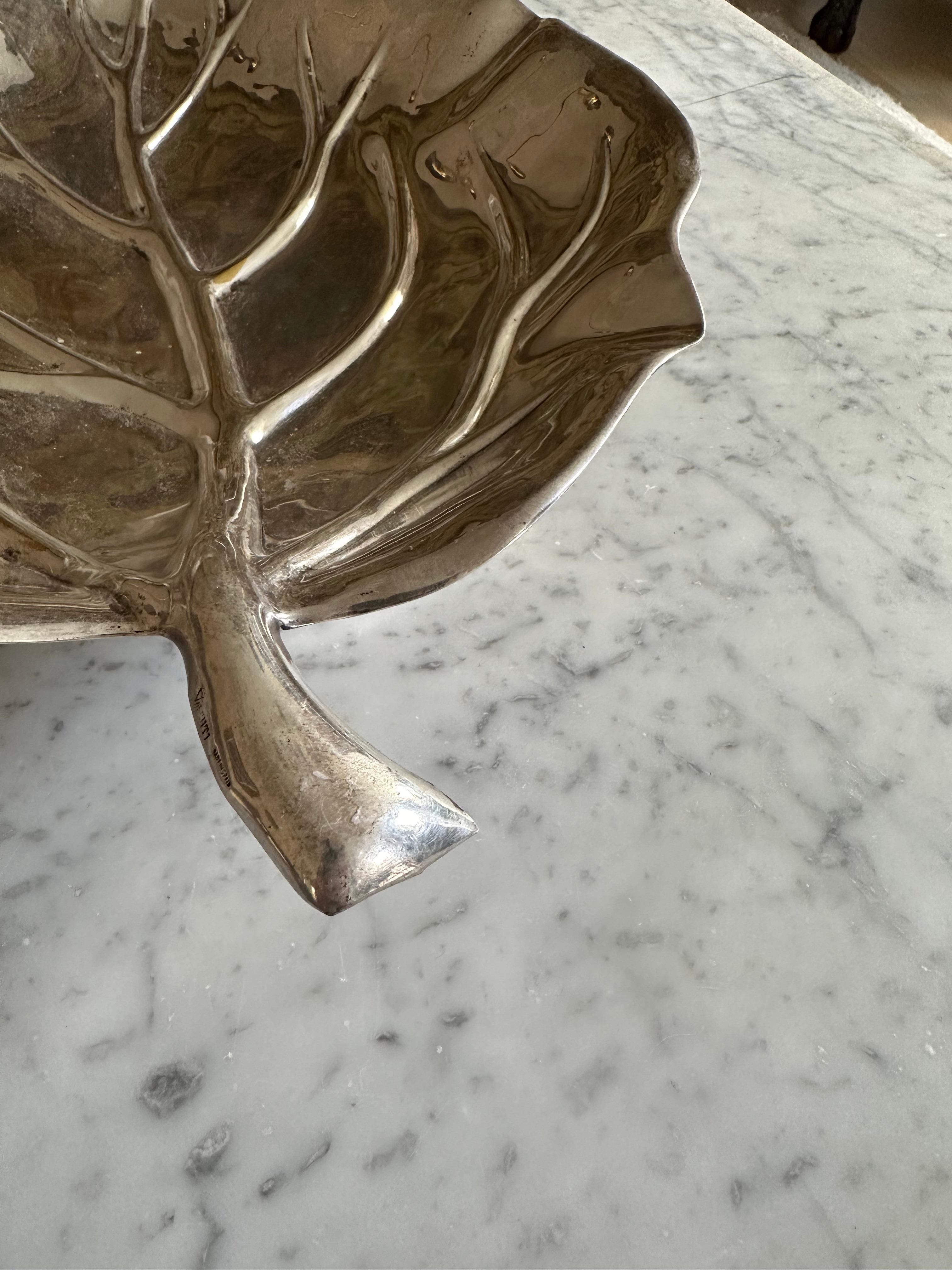 Grand bol en forme de feuille en métal argenté de Valenti, 1970 en vente 2