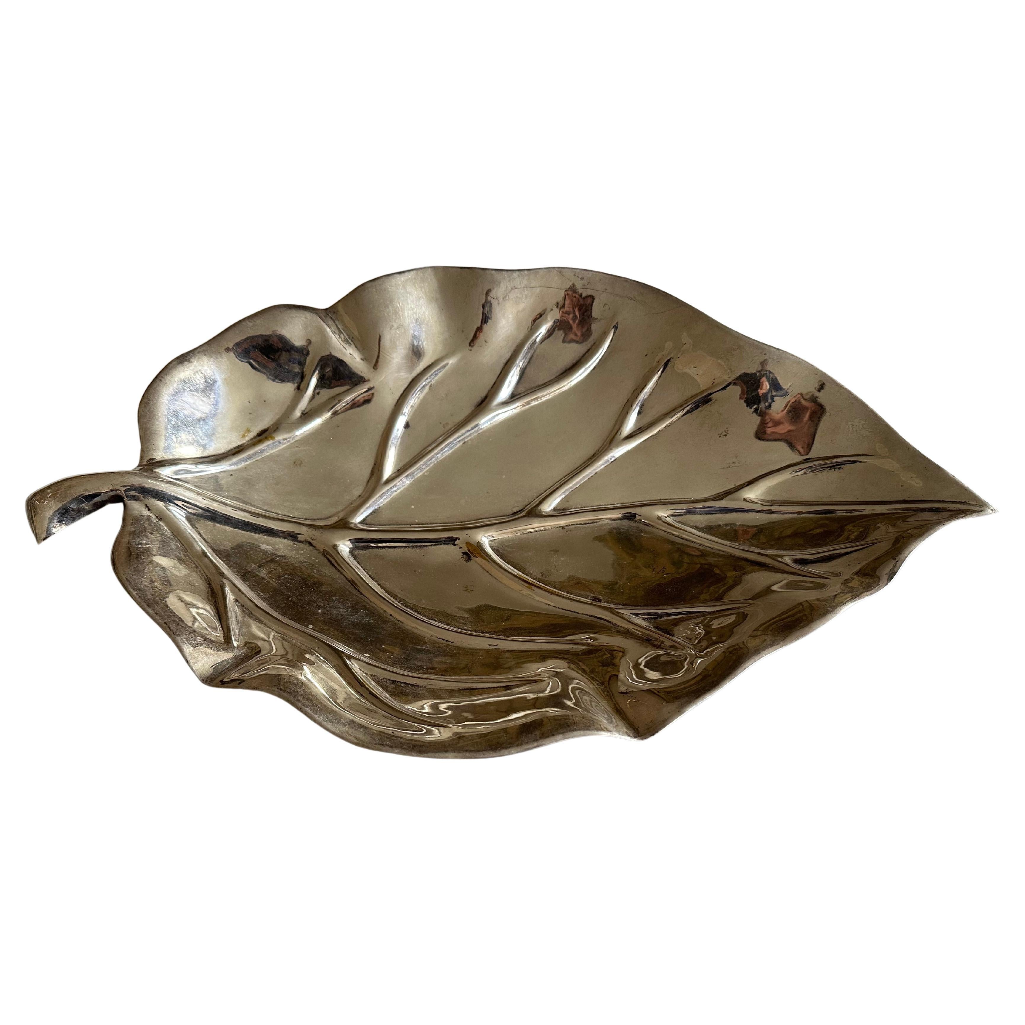 Grand bol en forme de feuille en métal argenté de Valenti, 1970 en vente