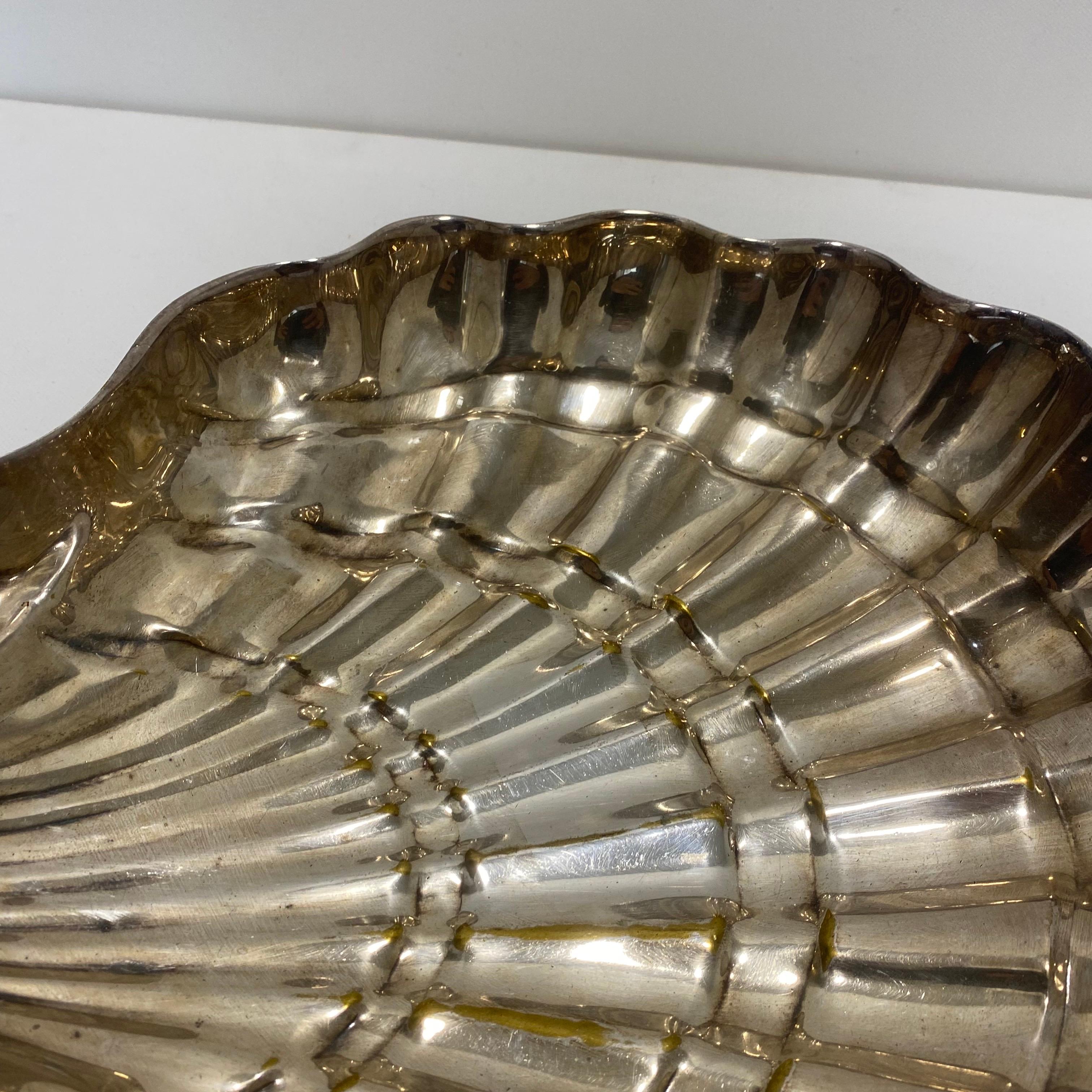 Grande piatto in argento placcato con conchiglie marine Hollywood Regency Art Deco Italiano anni '70 in vendita 3