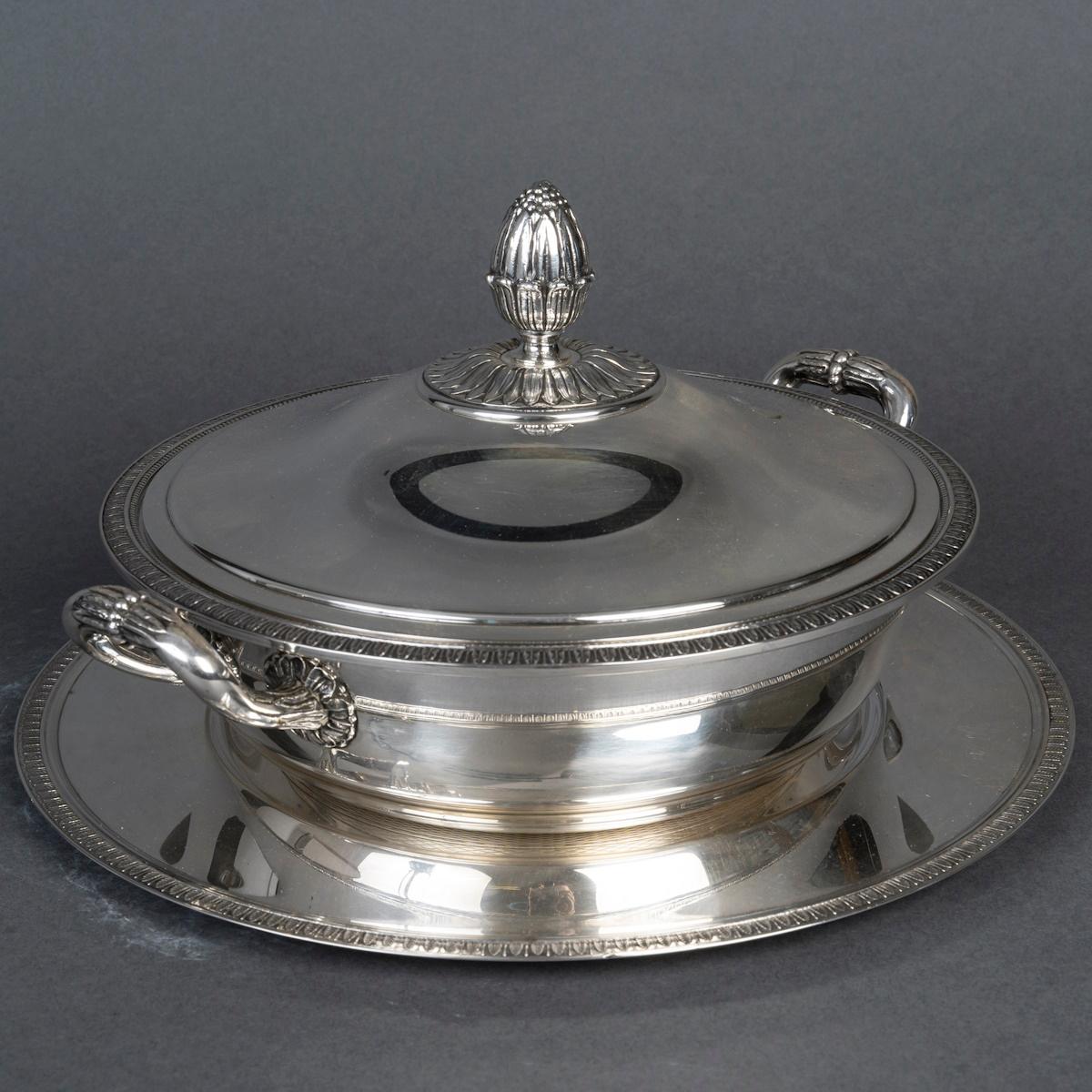 Grande soupière en métal argenté de Christofle, période Napoléon III. Bon état - En vente à Saint-Ouen, FR