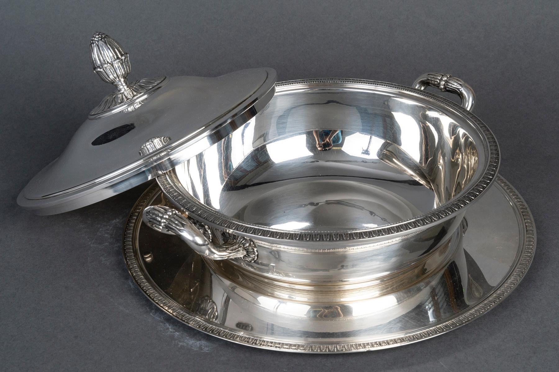 XIXe siècle Grande soupière en métal argenté de Christofle, période Napoléon III. en vente