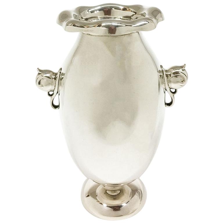 Large Silver Vase, Early 20th Century For Sale at 1stDibs