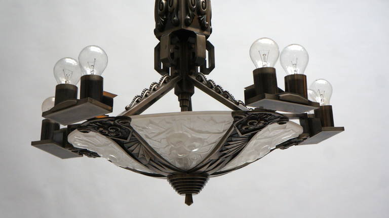Large Silvered Bronze and Glass Art Deco Chandelier In Good Condition For Sale In Antwerp, BE