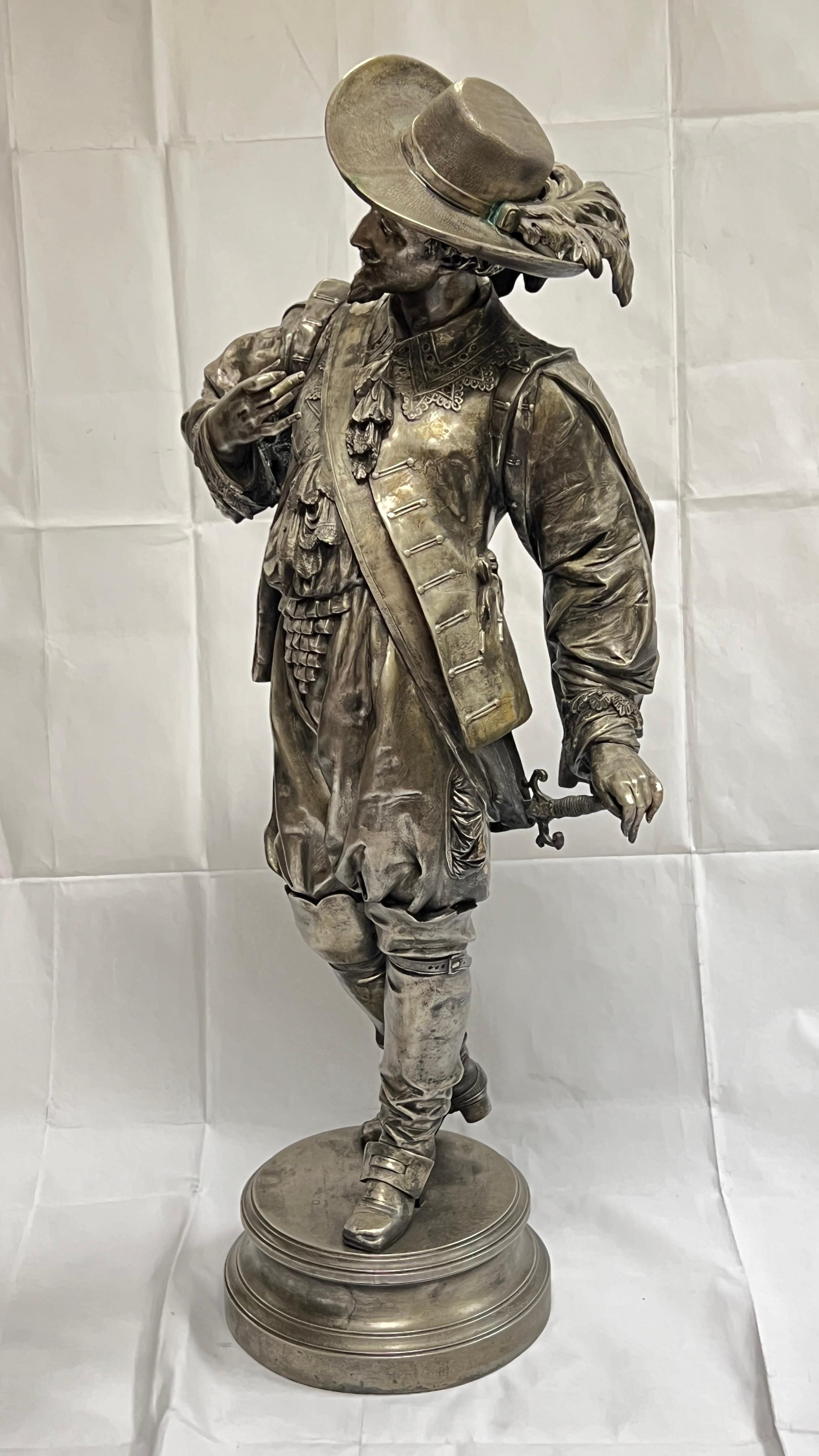 Grande scultura in bronzo argentato di un cavaliere spagnolo in vendita 9