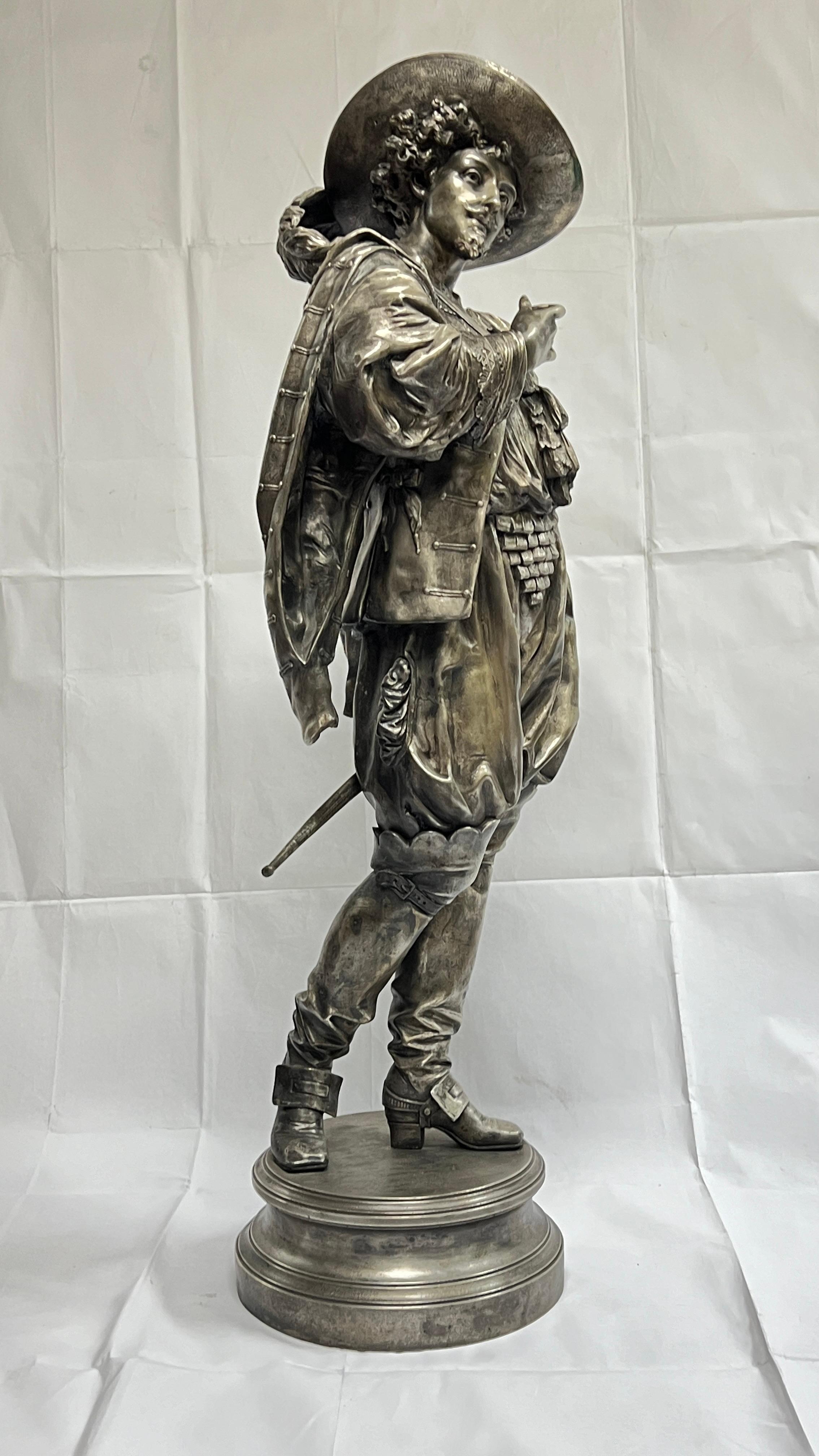 XIX secolo Grande scultura in bronzo argentato di un cavaliere spagnolo in vendita