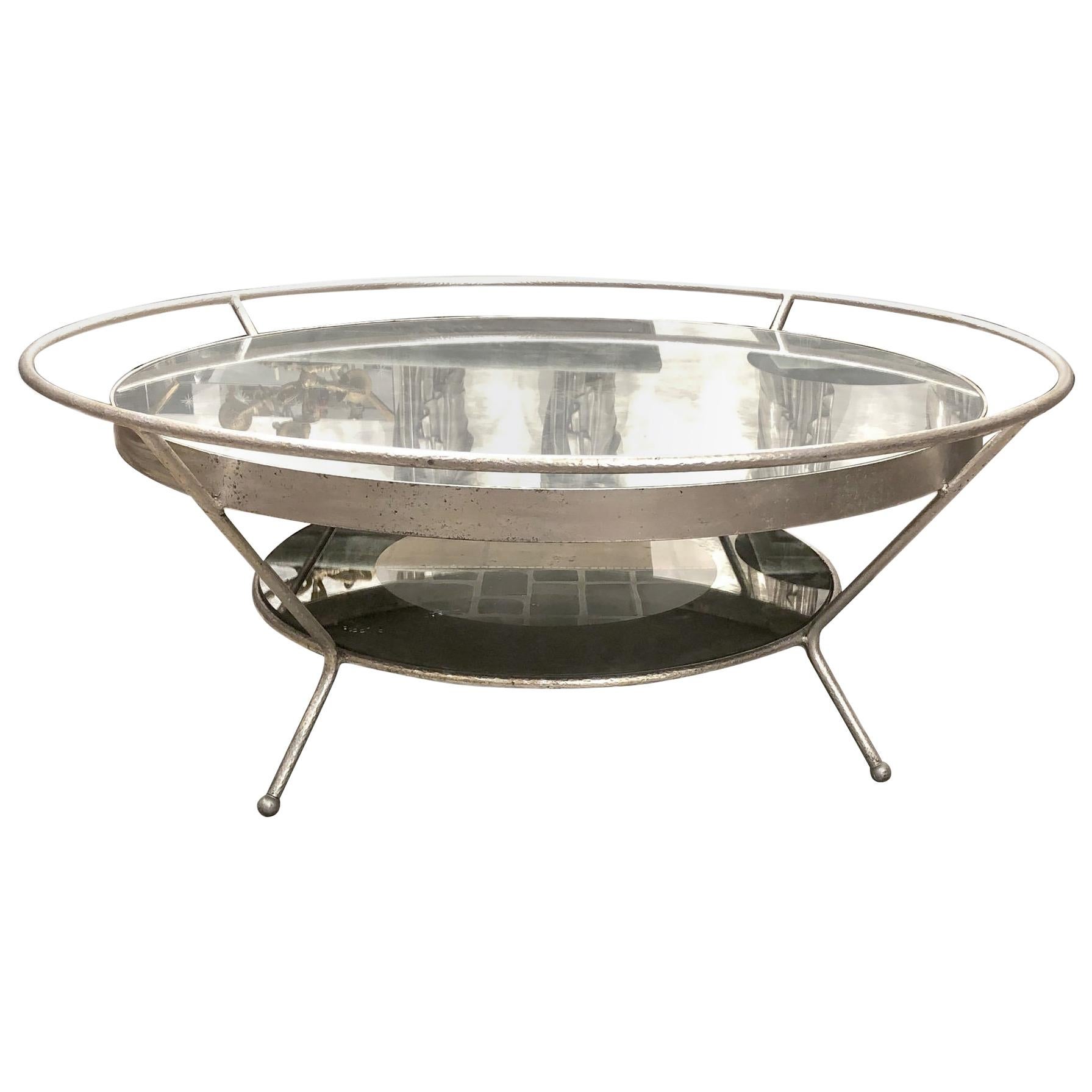 Grande table basse en fer argenté avec plateau en miroir