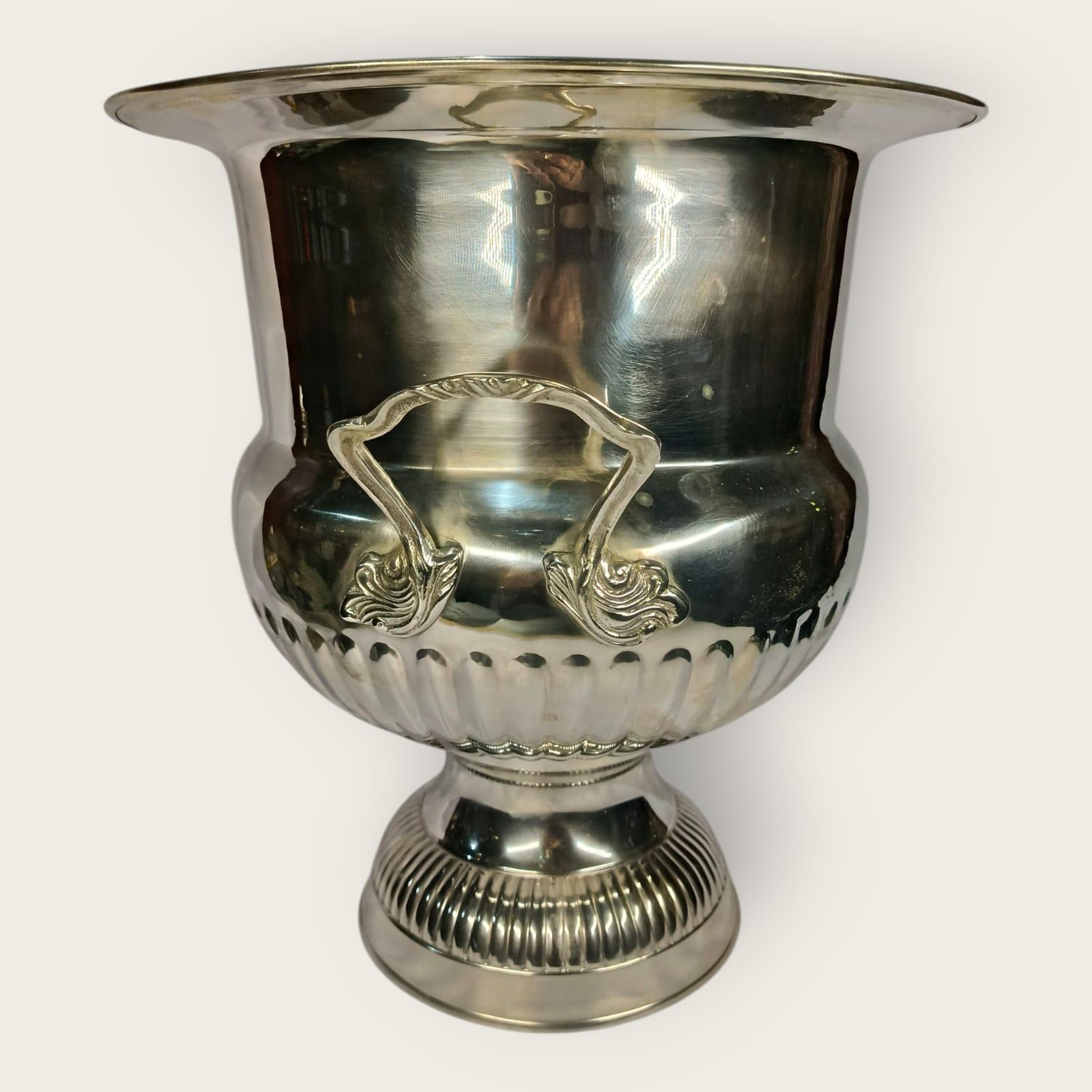 Neoclassico Grande frigorifero per vino placcato in argento Inghilterra, 1950 circa, neoclassico in vendita