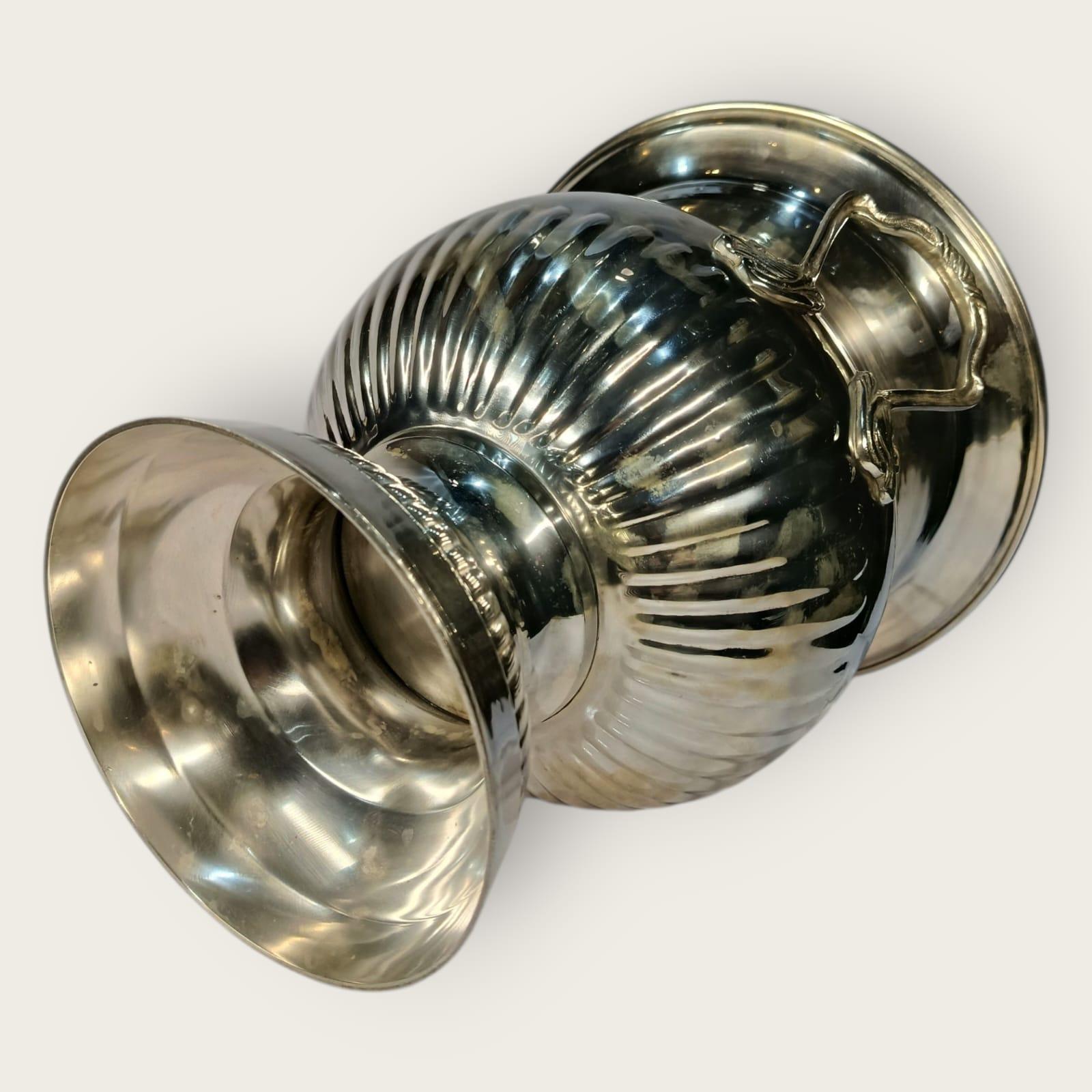 Inglese Grande frigorifero per vino placcato in argento Inghilterra, 1950 circa, neoclassico in vendita