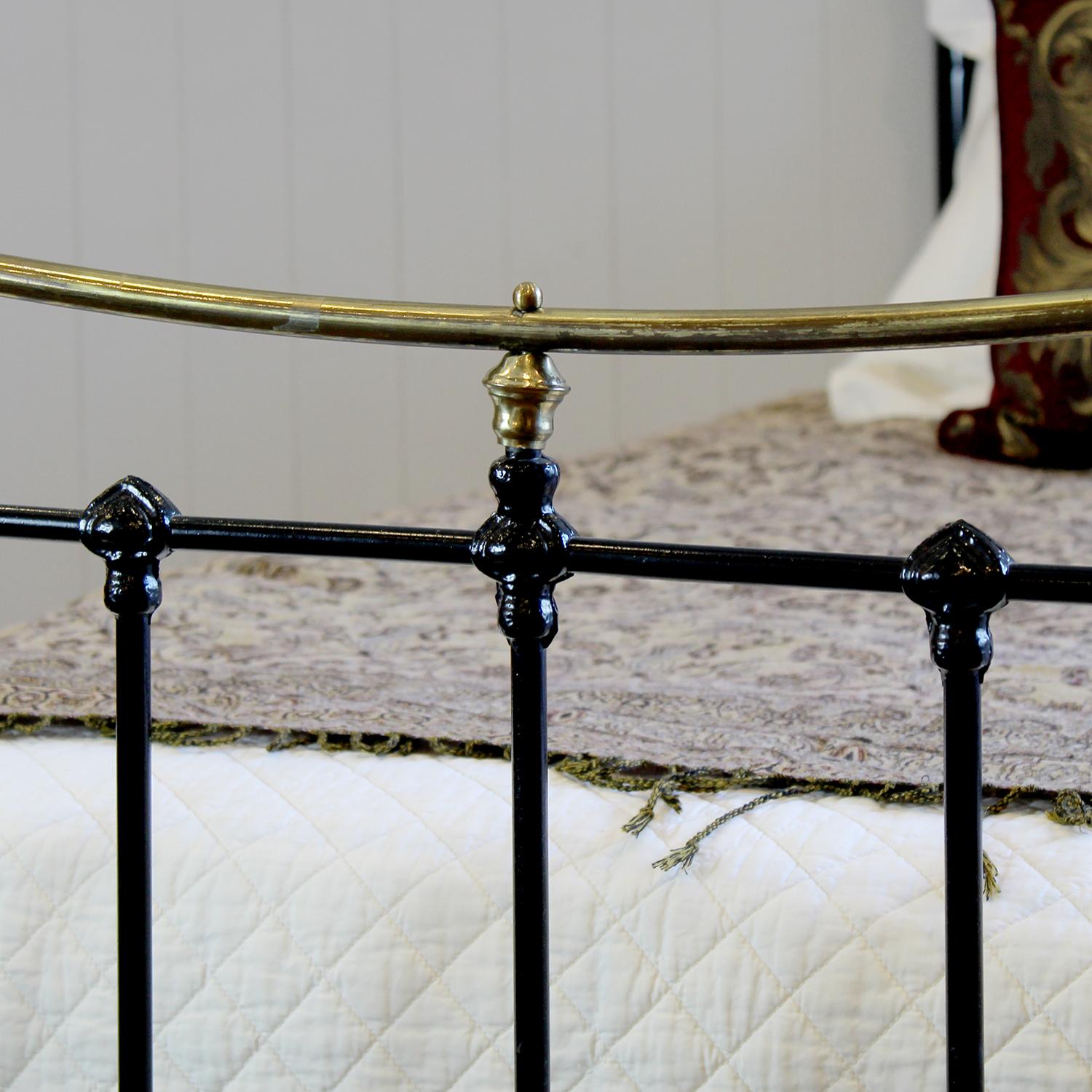 Cast Large Single Black Antique Bed MS77 For Sale