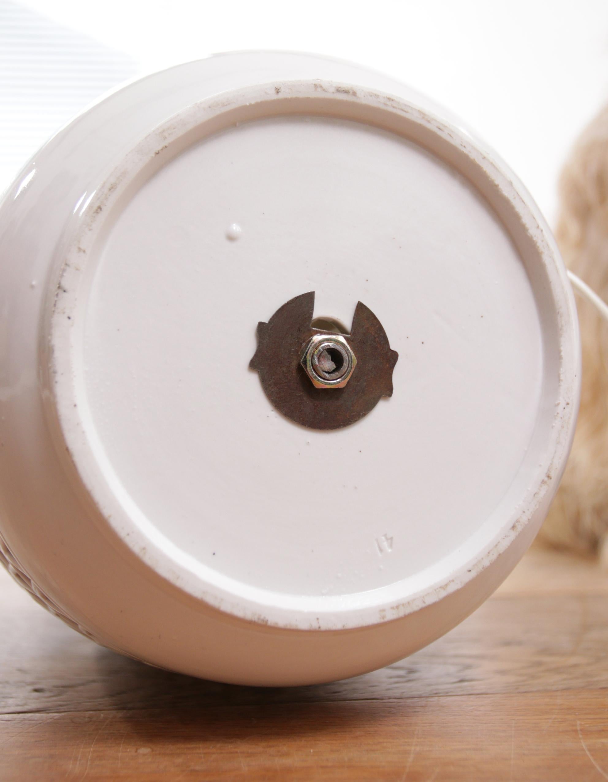 Grand pot à gingembre simple Blanc de Chine ajouré  Lampe de table en porcelaine en vente 5