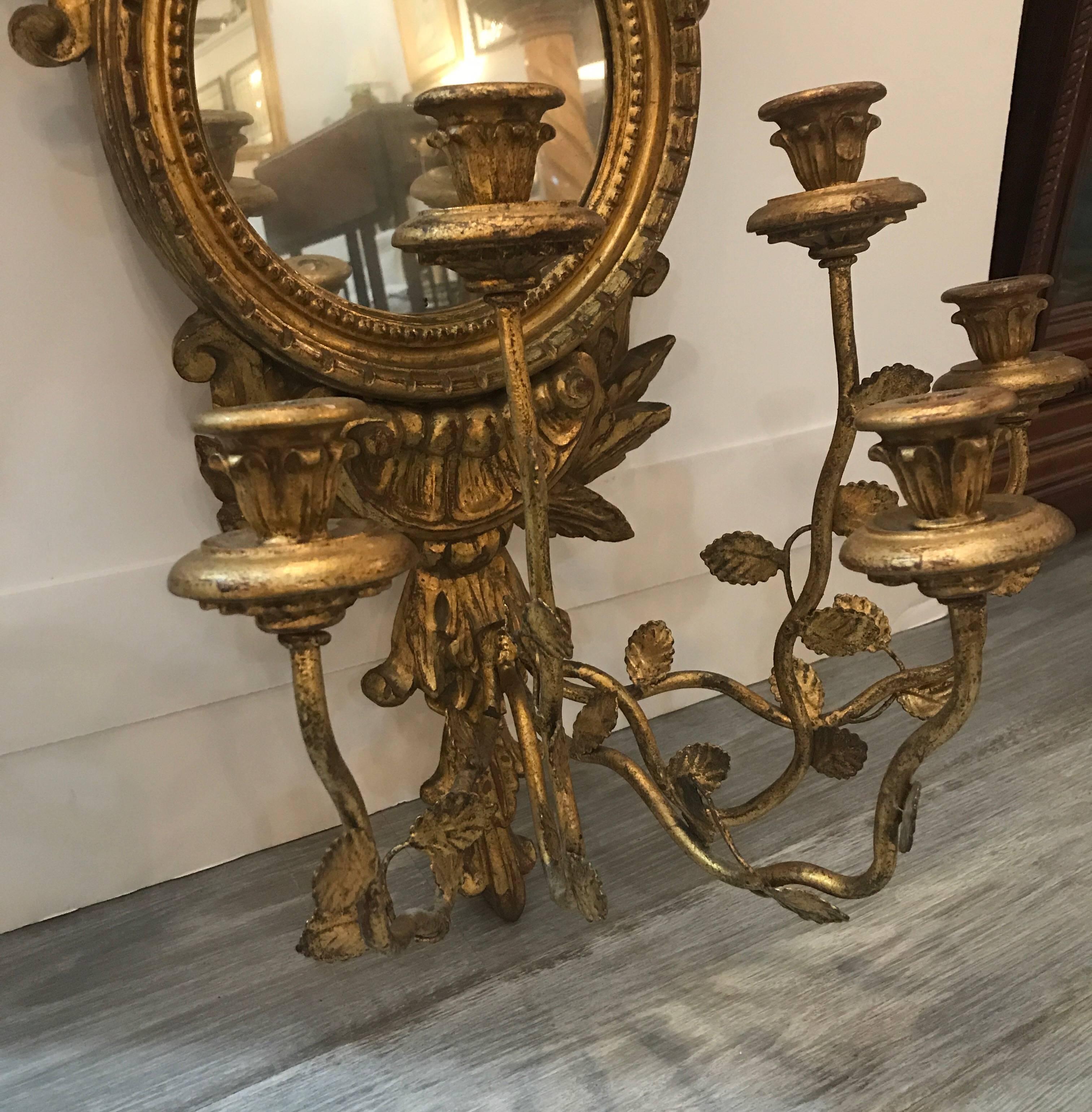 Grande applique italienne simple à bougie en bois doré avec miroir en vente 1