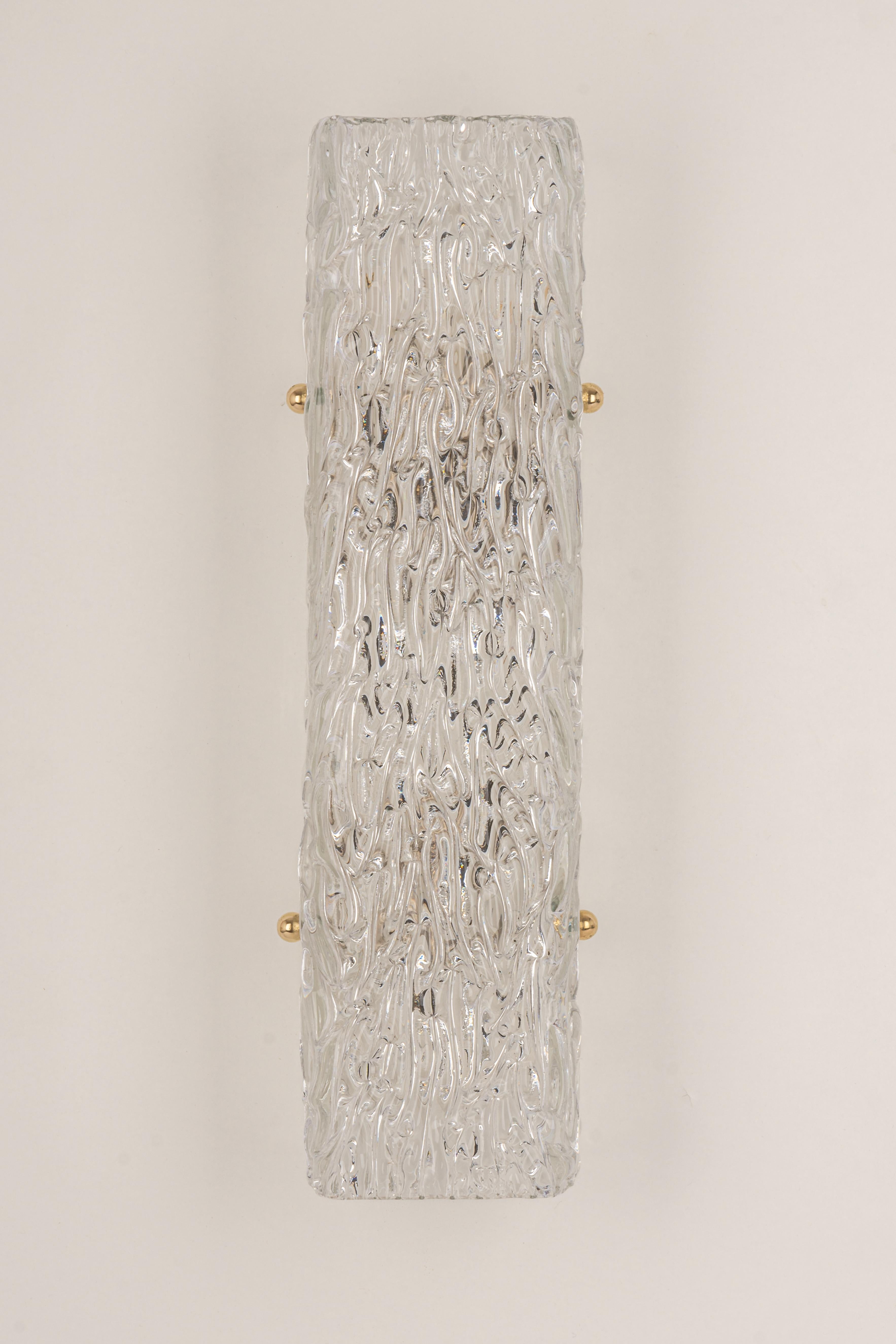 Große einzelne Kalmar Sconce Glaswandleuchten, Österreich, 1960er Jahre (Österreichisch) im Angebot