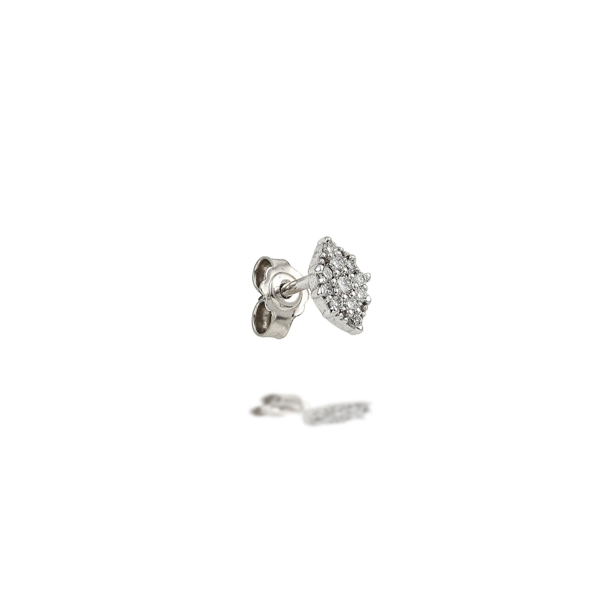 Recycled 14K White Gold

Diamonds Approx. 0.1 ct

Large Single Marquise Earring Stud in White Gold and Diamonds

This collection combines the simplicity of the single piece with the opulence of diamonds.

All jewels in the Essentials – Mix & Match