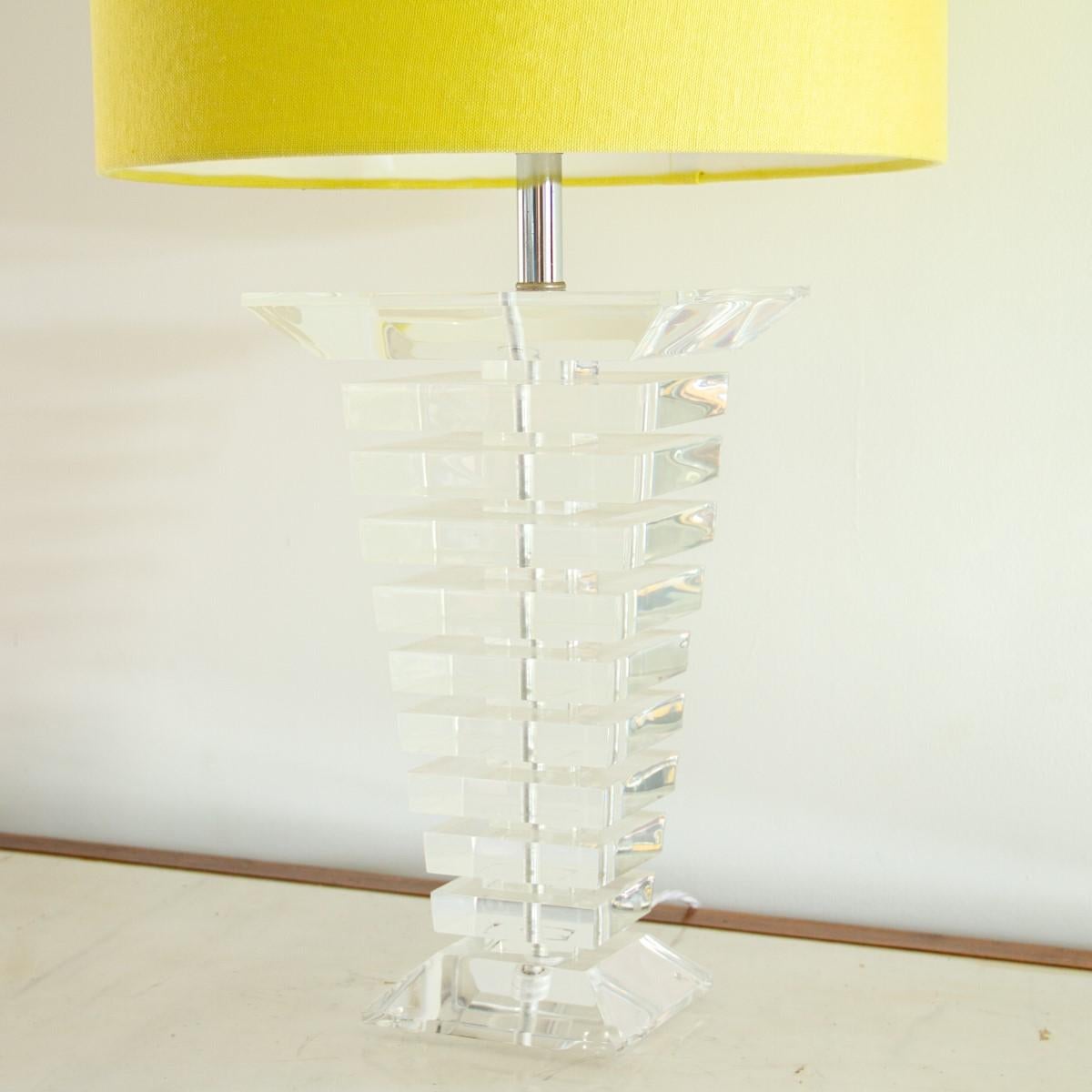 Large Single Tapered Stacked Lucite Table Lamp, 1970s In Good Condition In Donhead St Mary, Wiltshire