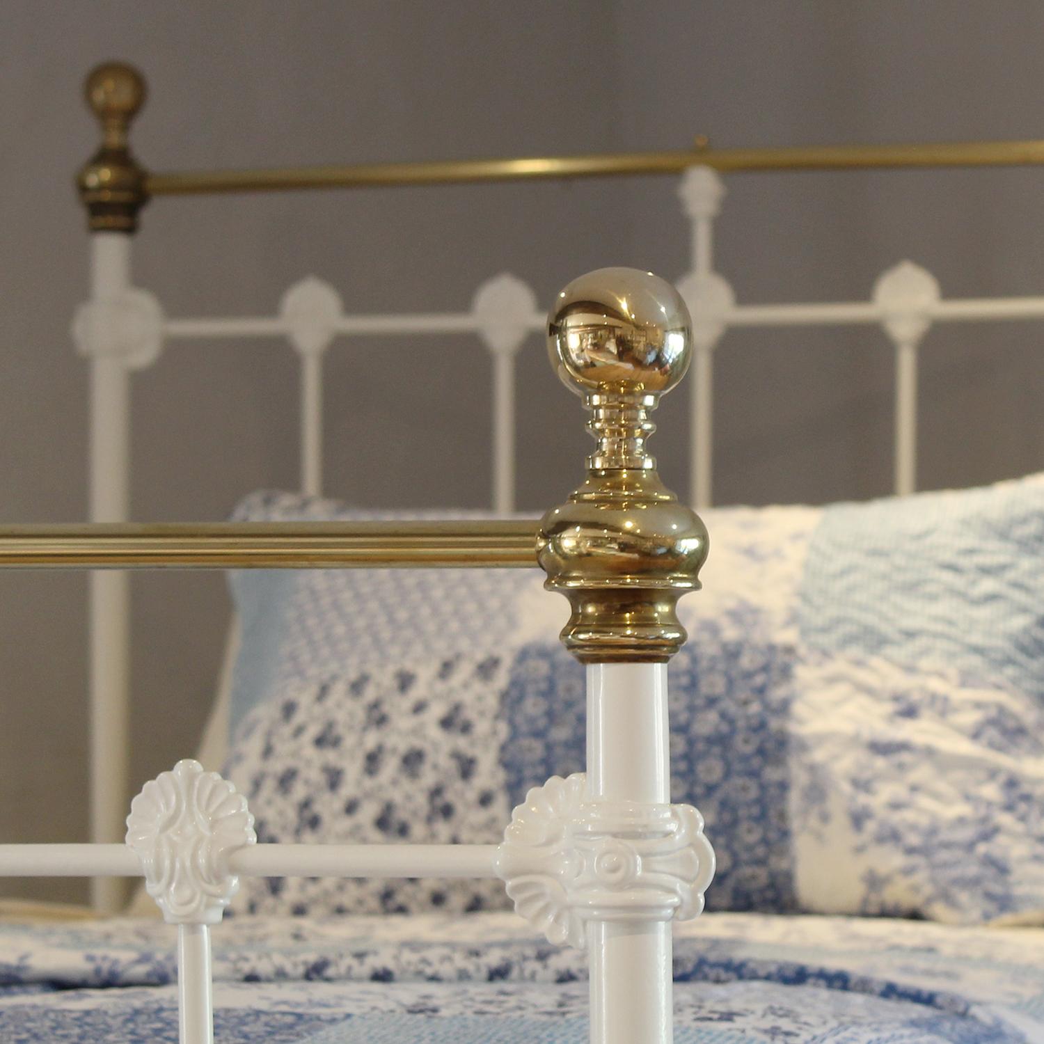 Victorian Large Single White Antique Bed MS72 For Sale