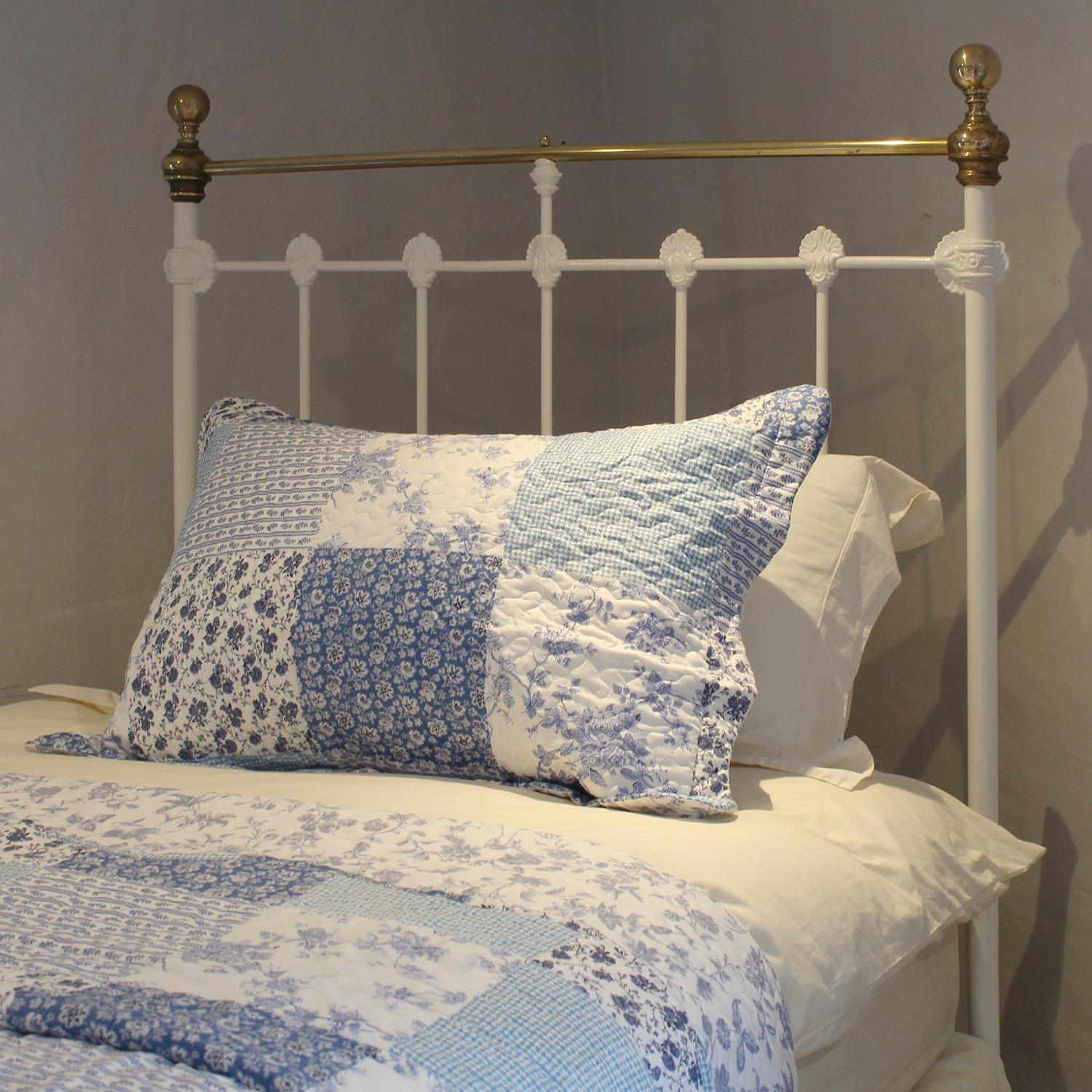 Laiton Grand lit blanc d'antiquités MS72 en vente
