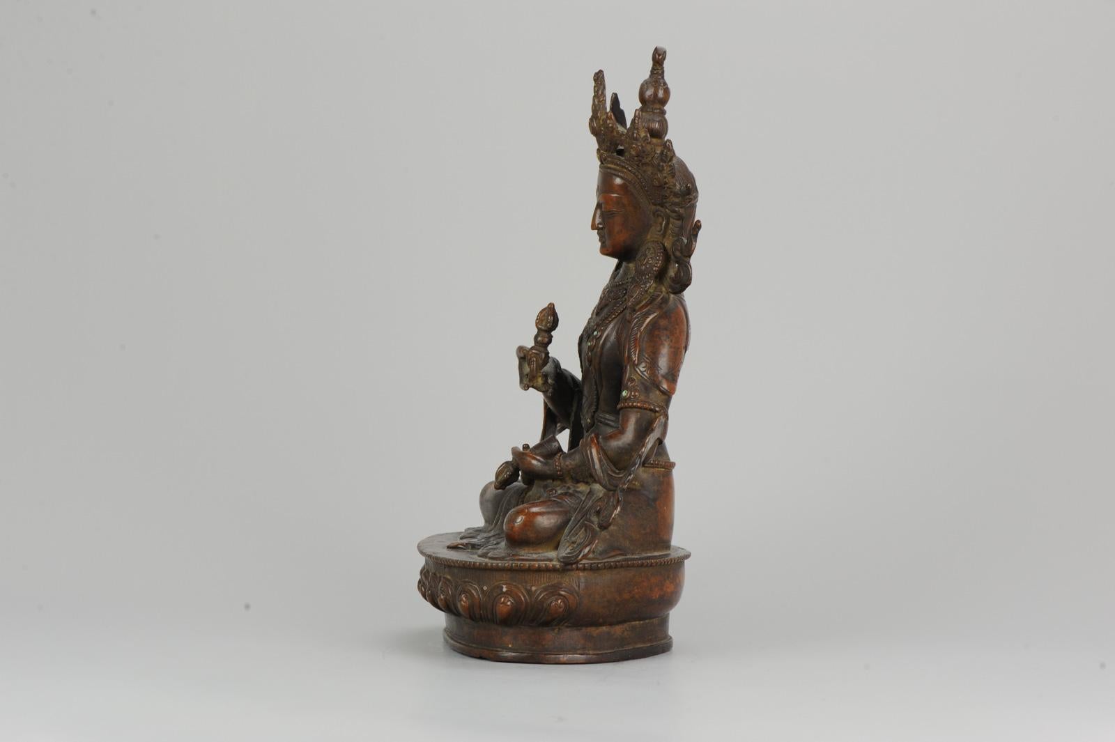 Large Sino Tibetan or Nepalese Bronze Bodhisattva Statue 20th Turqois Inlay In Good Condition In Amsterdam, Noord Holland