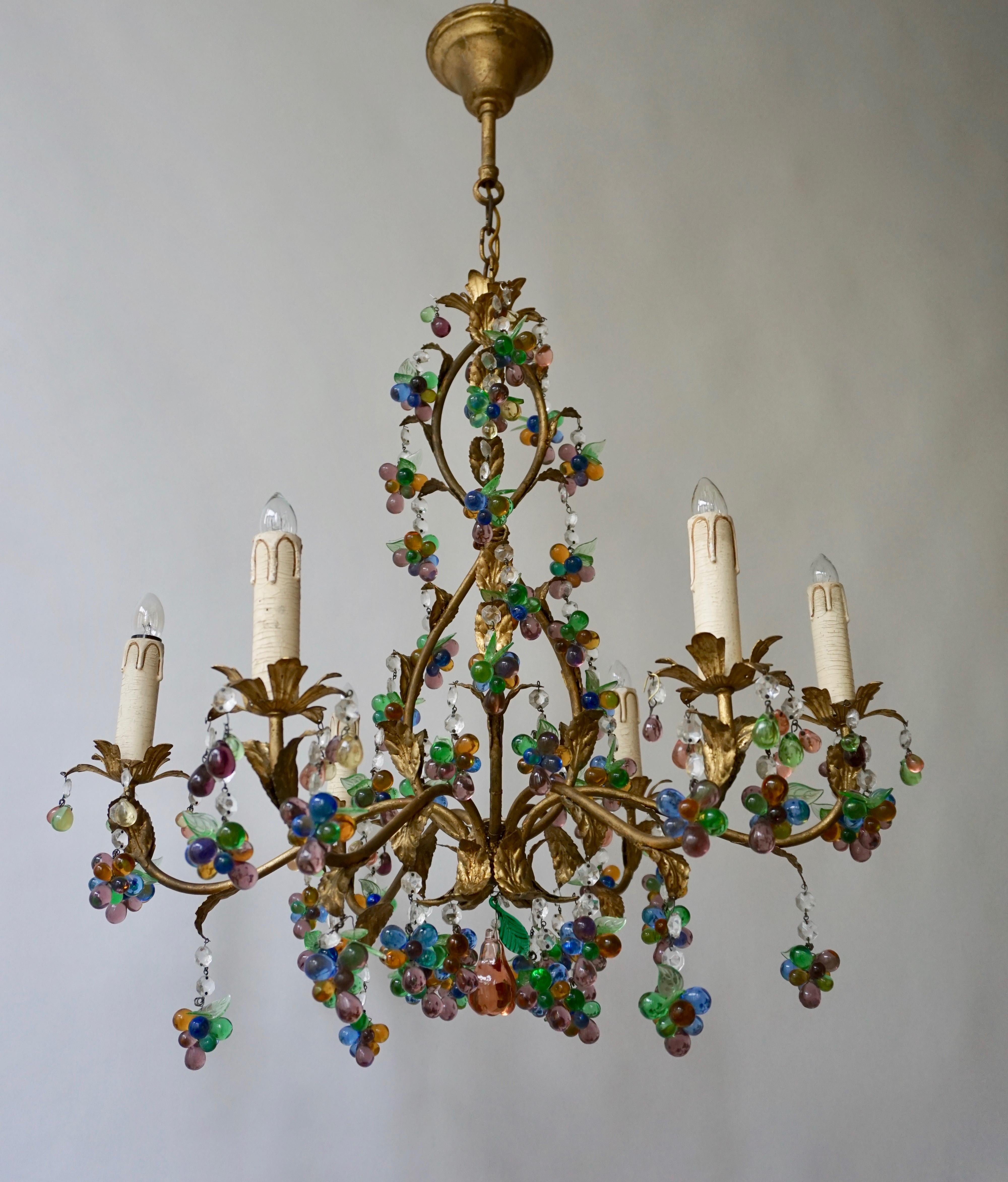 Large Six Branch Chandelier Hung with Amethyst Grapes (Italienisch)