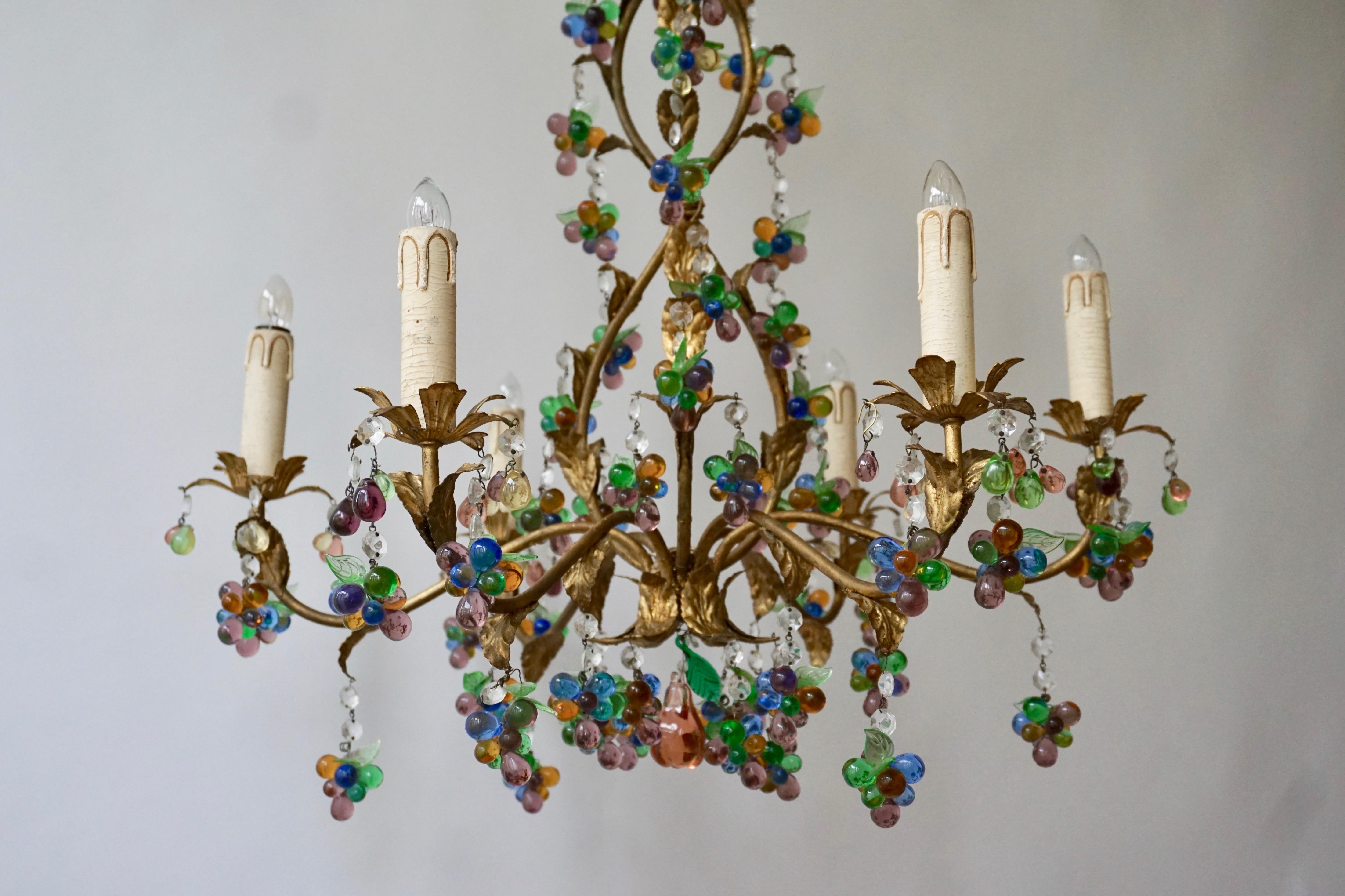 Large Six Branch Chandelier Hung with Amethyst Grapes im Zustand „Gut“ in Antwerp, BE