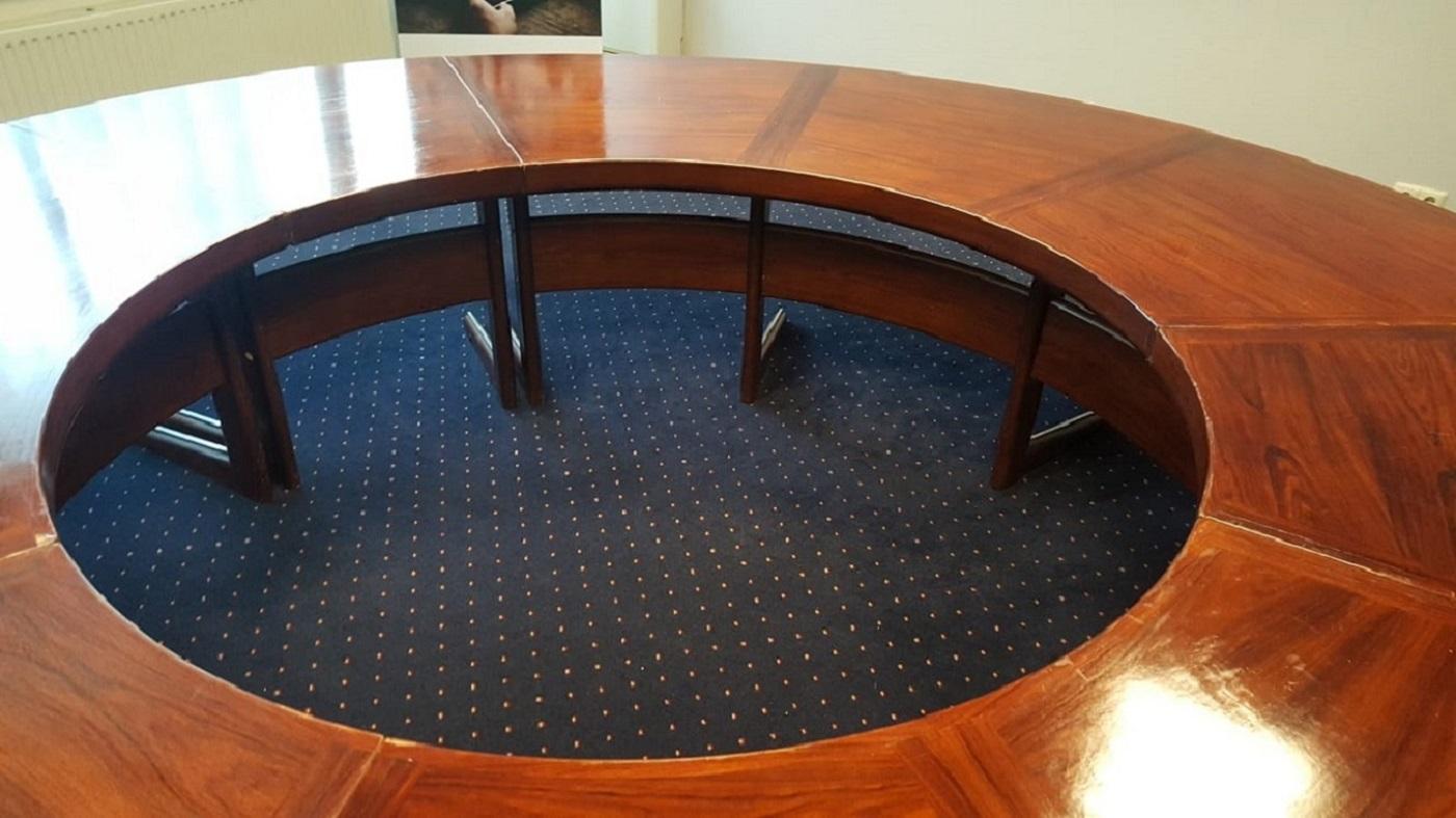 Veneer Large Size 10 Persons Round Mahogany Conference Table For Sale