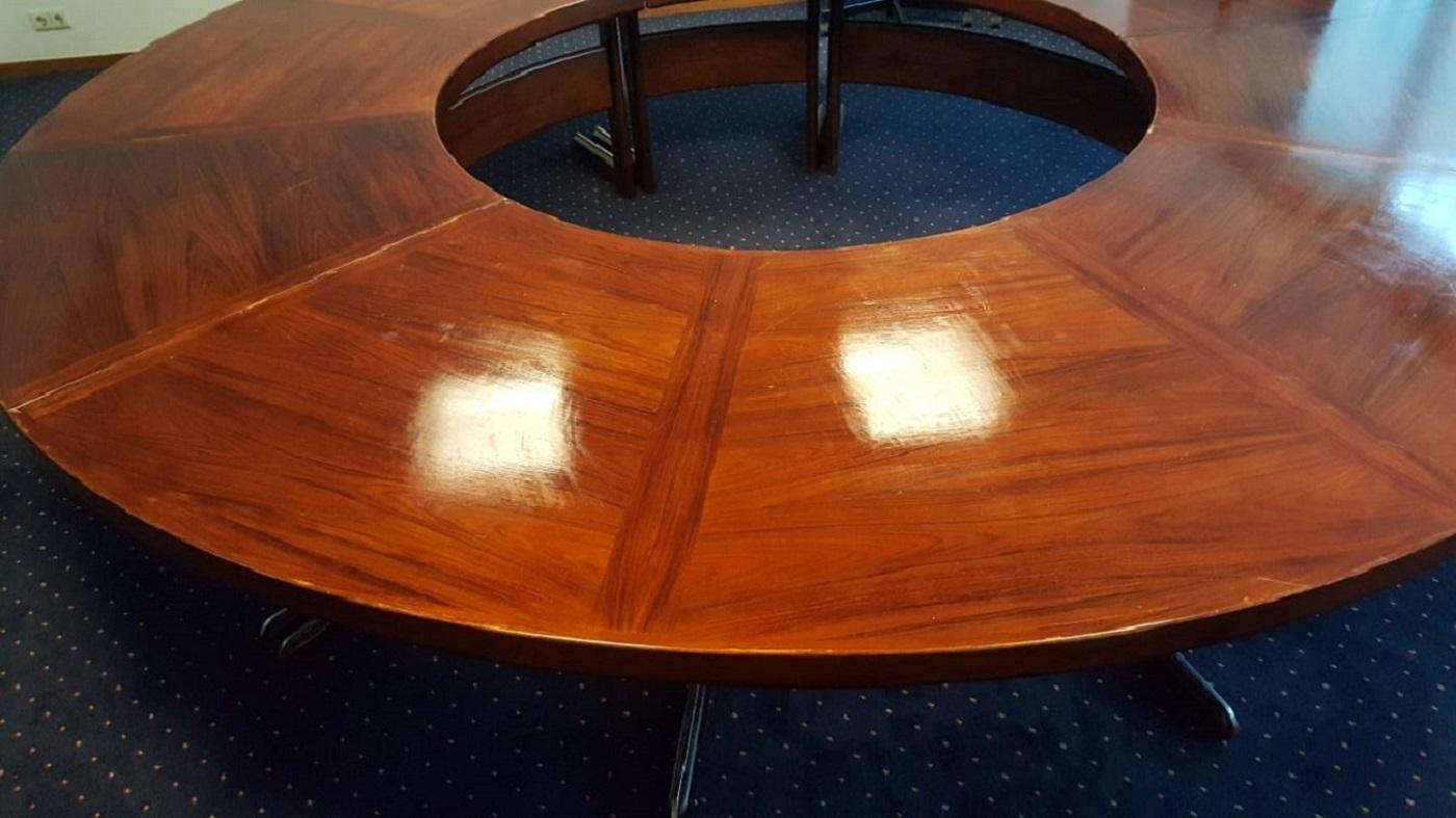 Veneer Large Size 10 Persons Round Mahogany Conference Table For Sale