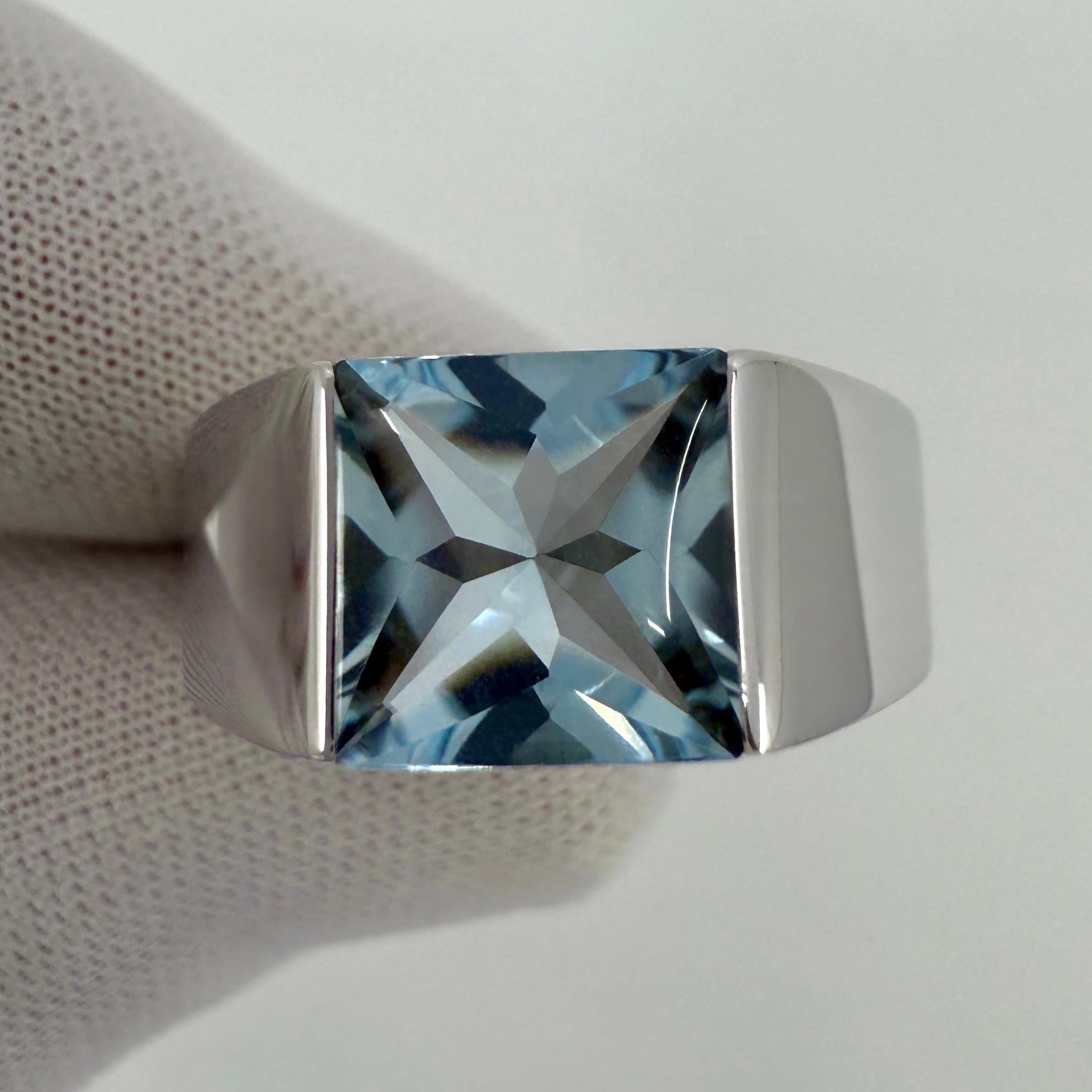 Quadrato Anello Cartier di grandi dimensioni con acquamarina blu tagliata a cuscino quadrato in oro bianco 18 carati in vendita