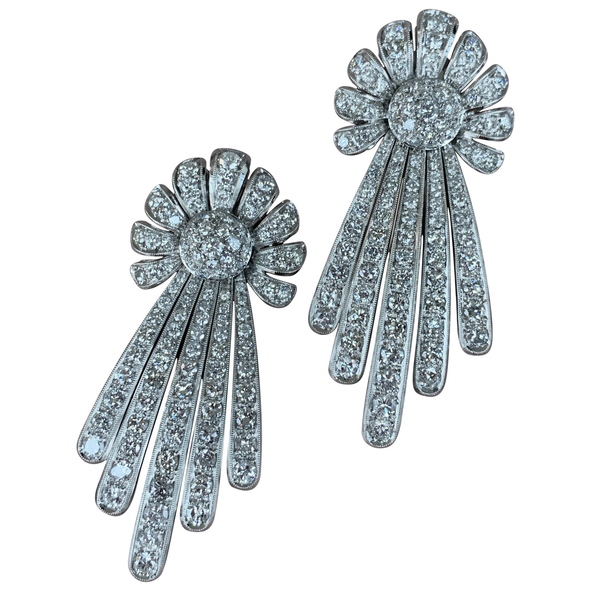 Boucles d'oreilles à fleurs en diamants de grande taille en vente