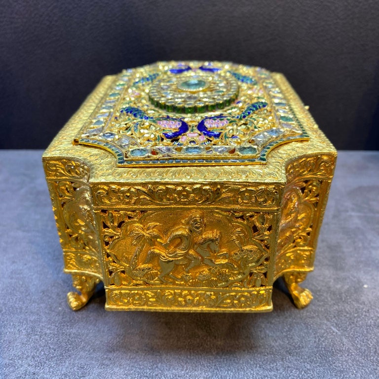 Large Size Gem Set and Enamel Indian Gold Box For Sale 7