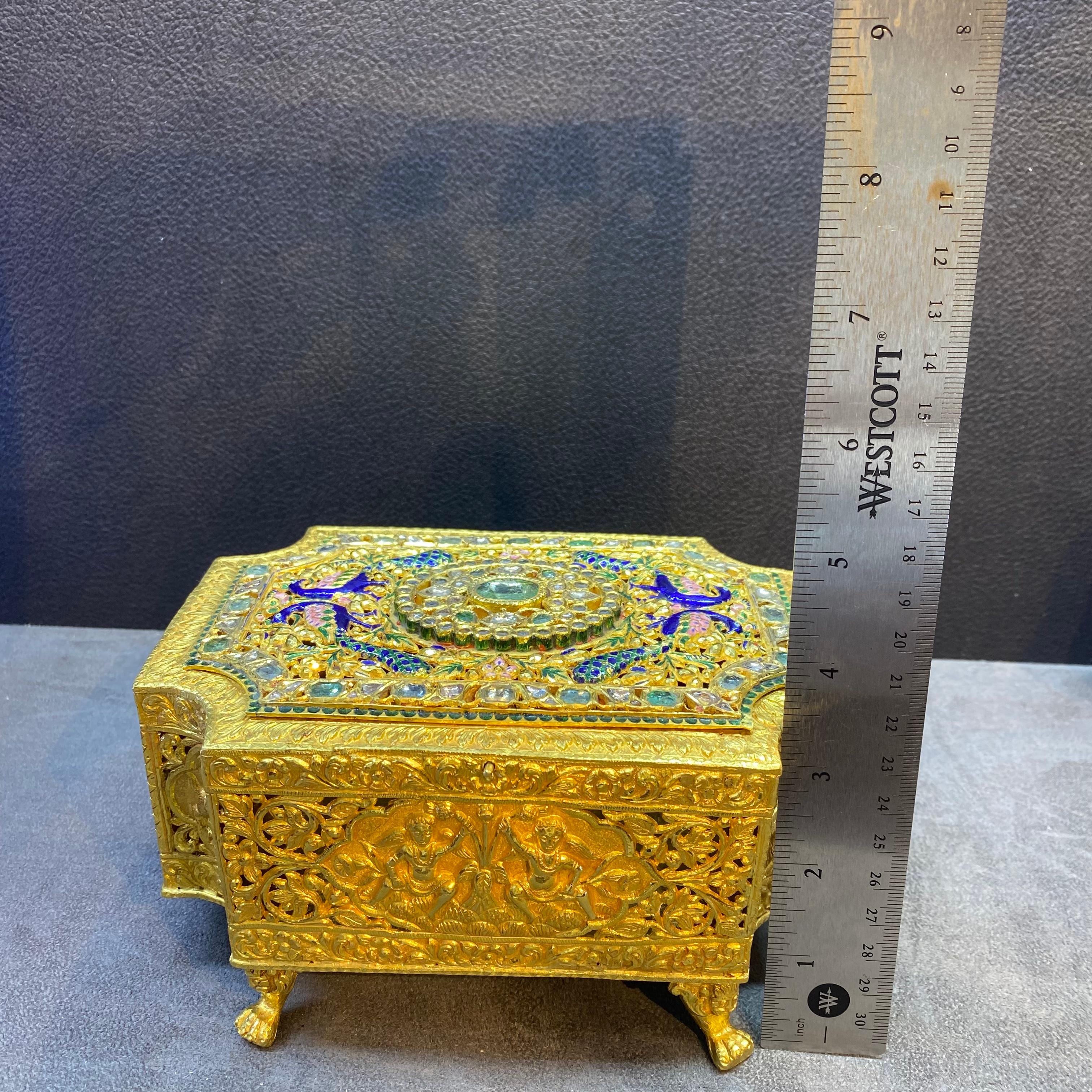 Large Size Gem Set and Enamel Indian Gold Box In Excellent Condition In New York, NY