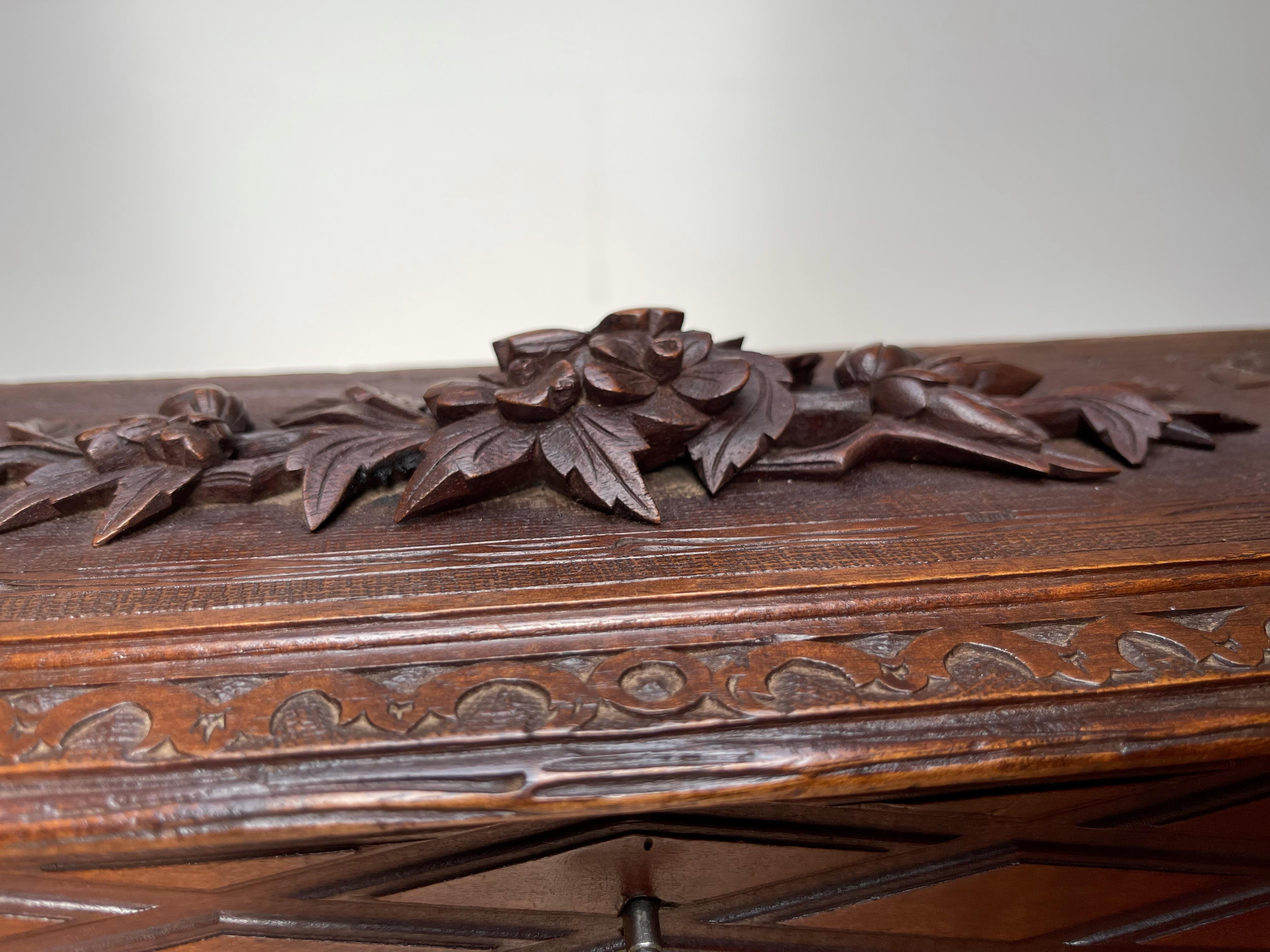 19th Century Large Size & Great Quality Carved Jewelry, Treasure or Collecting Box / Casket For Sale