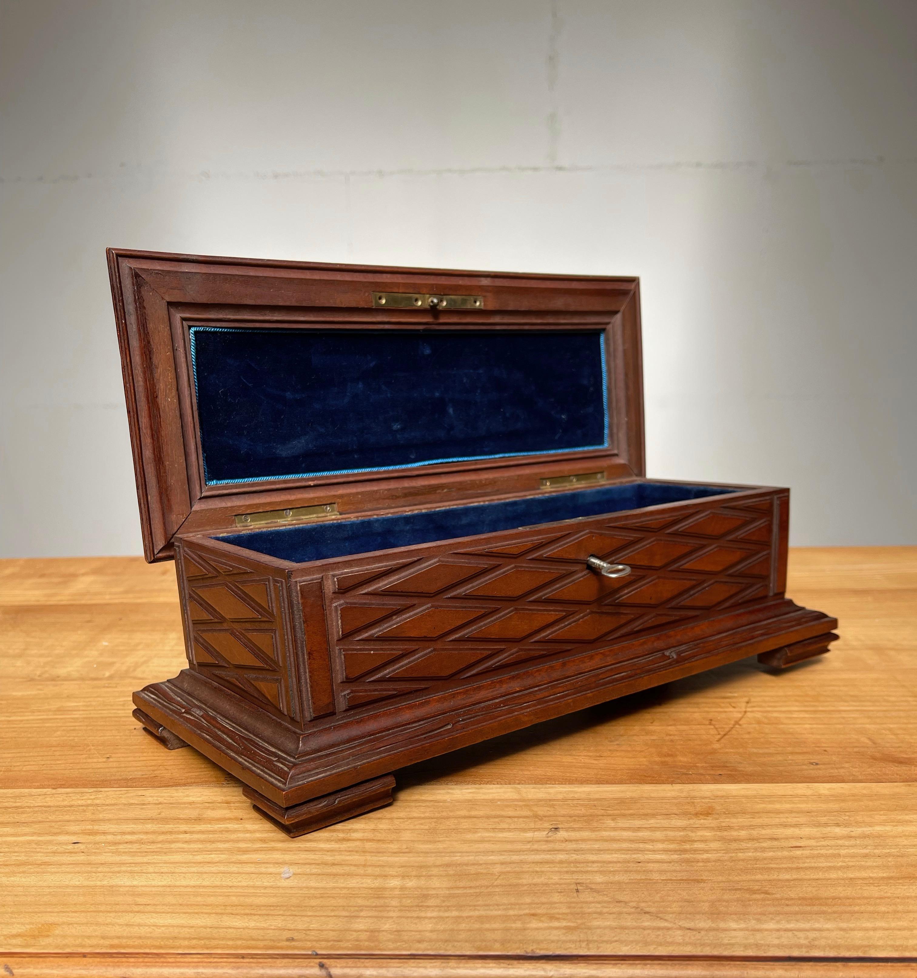 Large Size & Great Quality Carved Jewelry, Treasure or Collecting Box / Casket For Sale 3