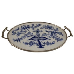 Grand plateau en porcelaine bleue de Delfts peint et émaillé à la main avec motif floral