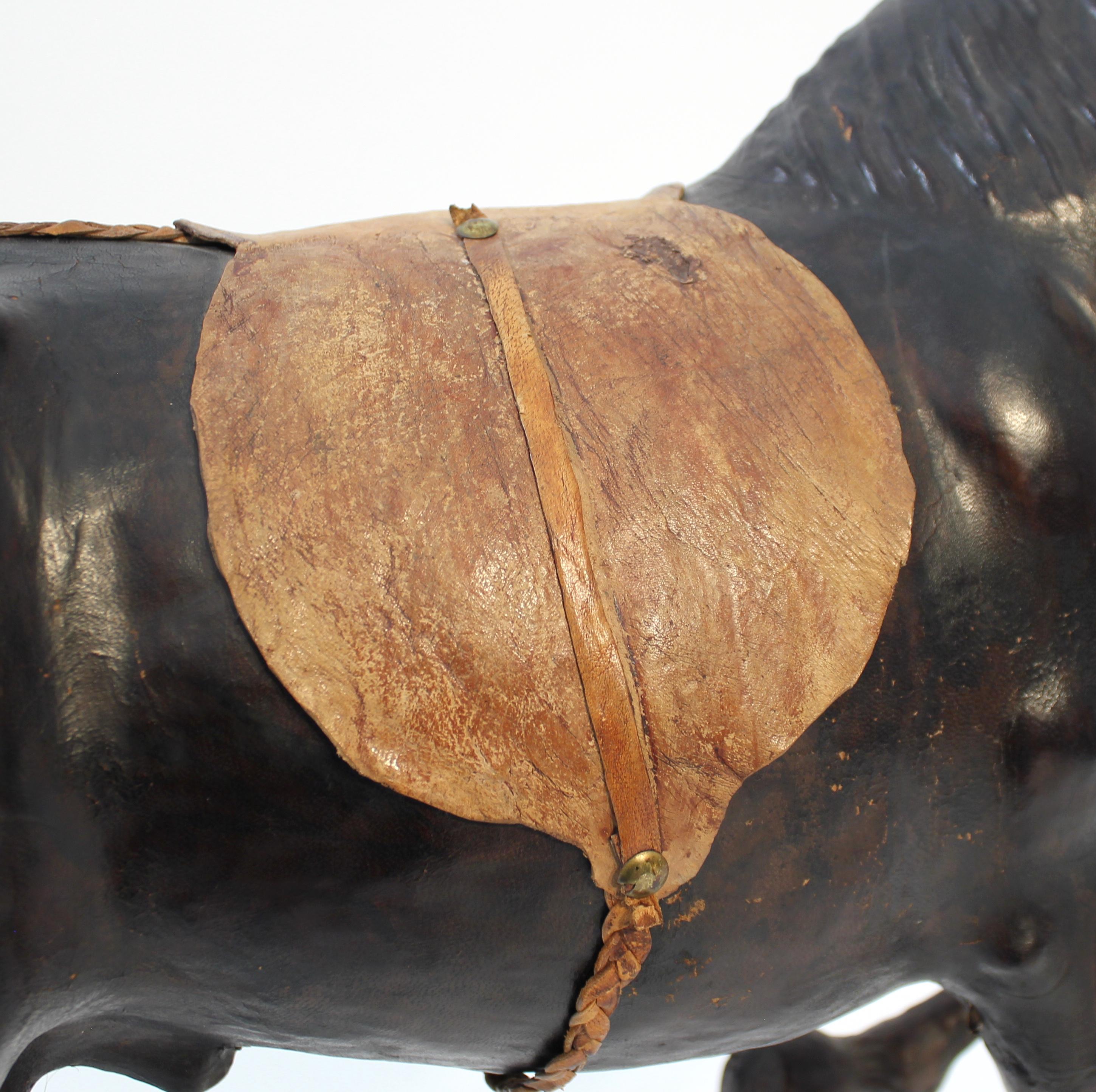 Large size horse model in genuine leather, 1970s For Sale 5