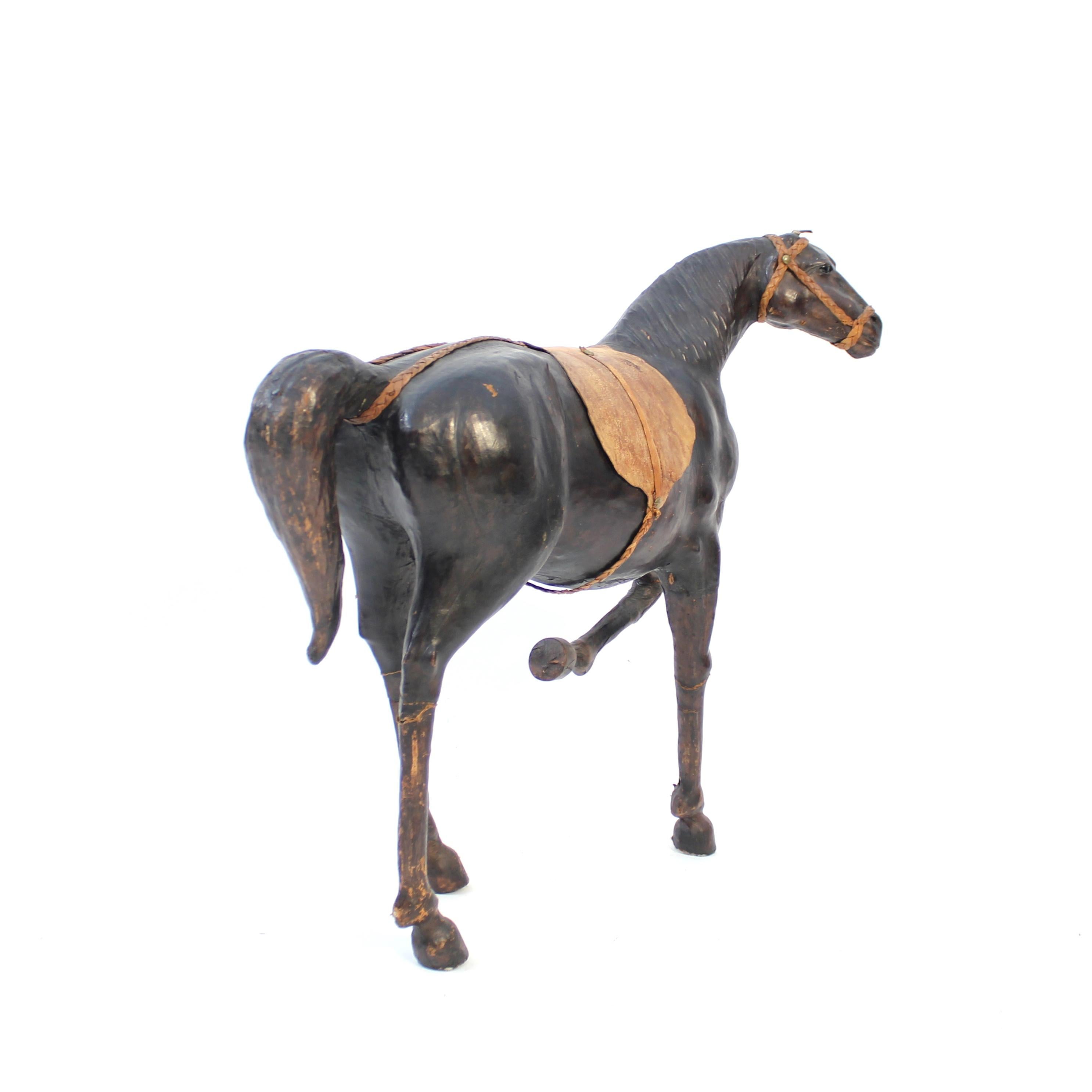 Cuir Modèle de cheval de grande taille en cuir véritable, années 1970 en vente
