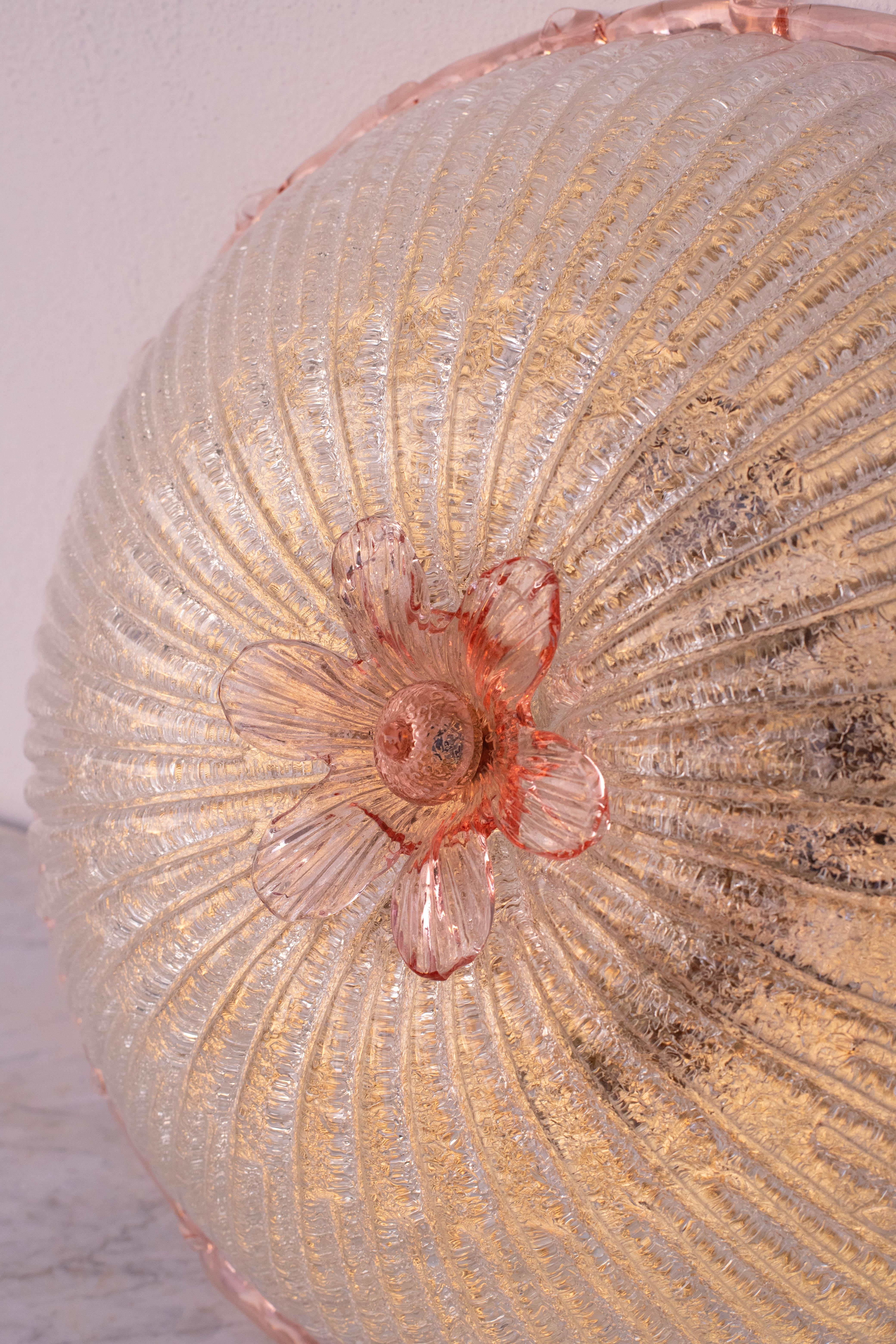 Flor de Techo iItaliana de Cristal Rosa y Murano de Gran Tamaño en venta 1