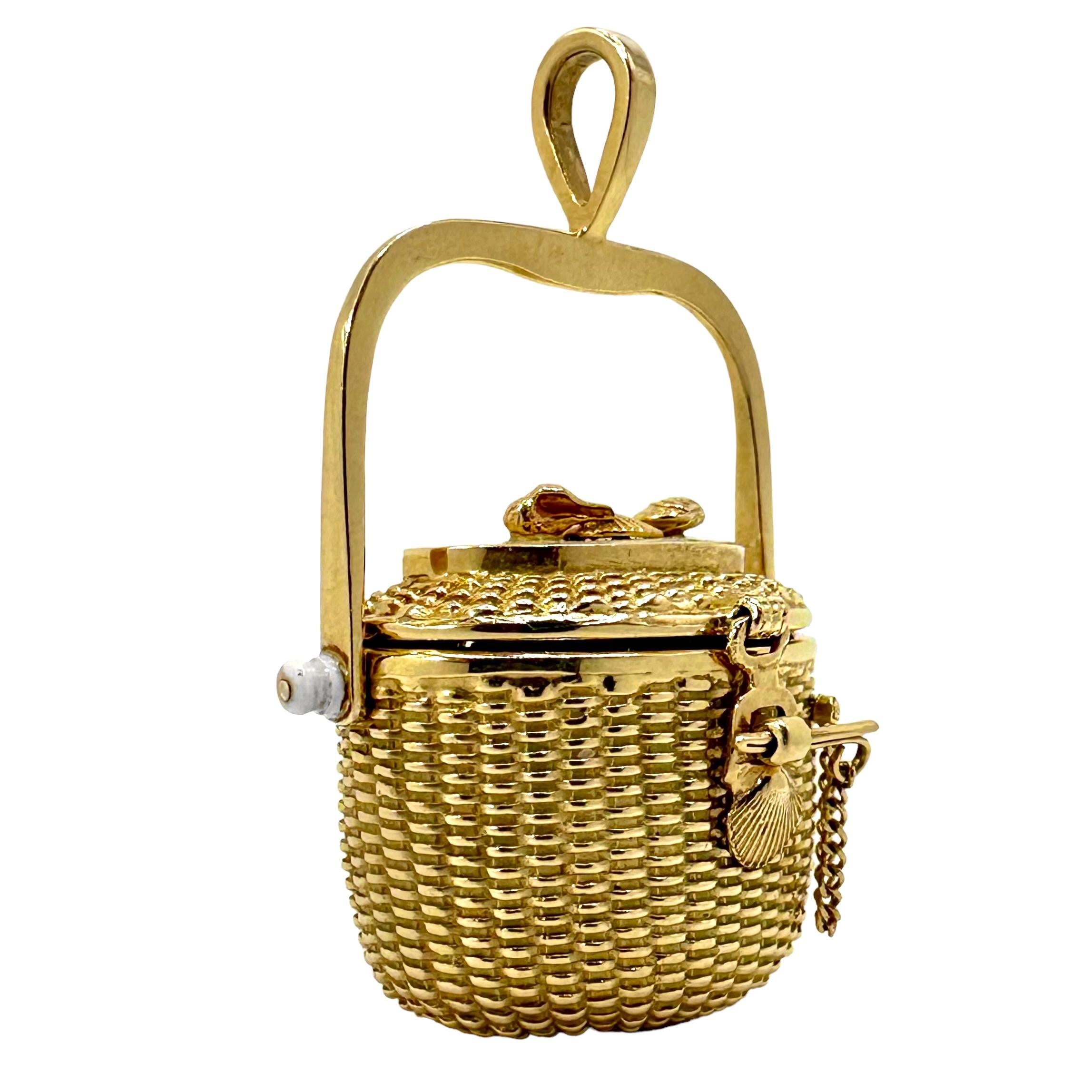 Large Size, Kidney Shape, 14K Gold Nantucket Basket Pendant by Diana Kim England 2
