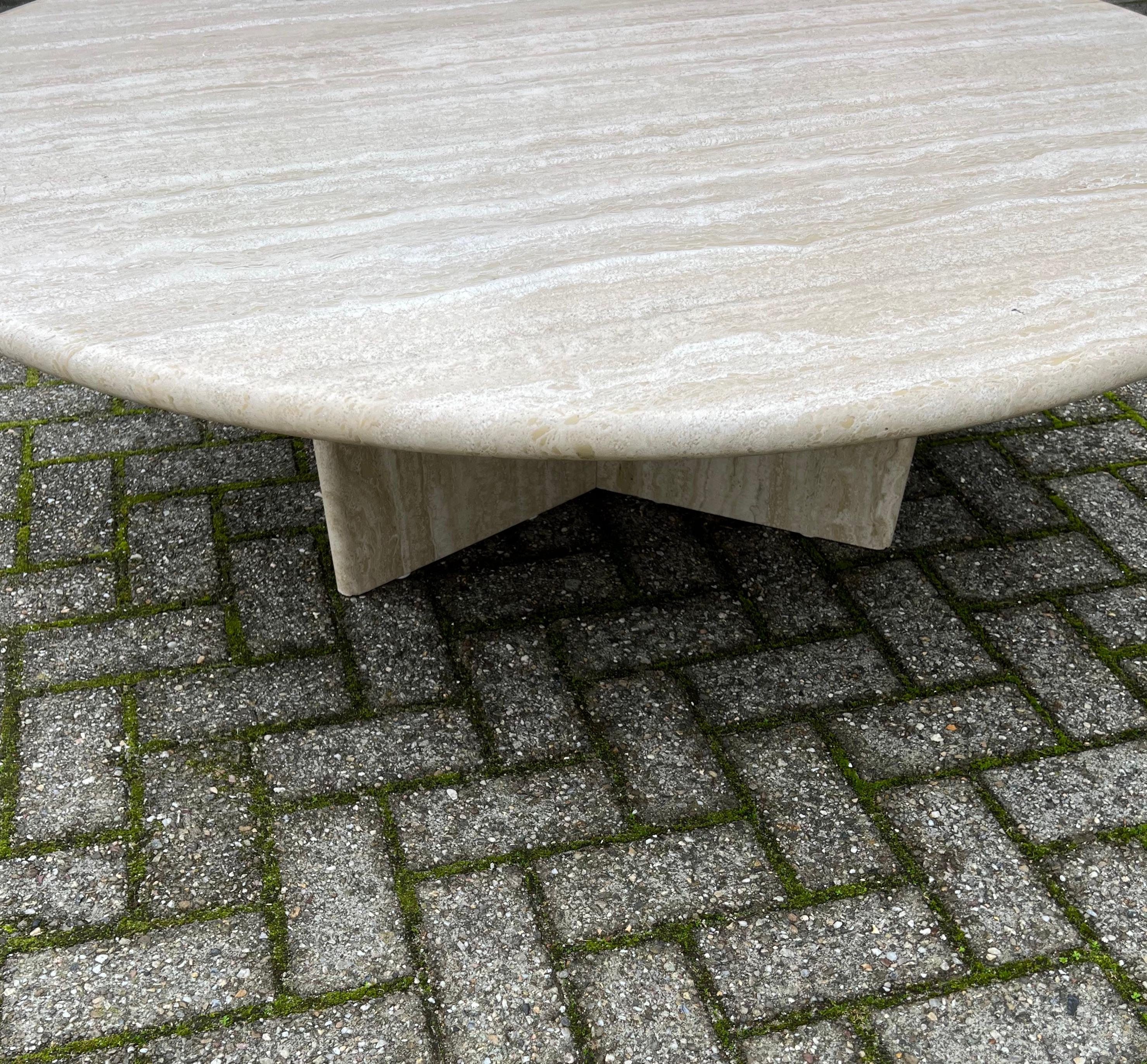 Large Size Mid-Century Art Deco Style Travertine Round Coffee or Cocktail Table In Excellent Condition In Lisse, NL