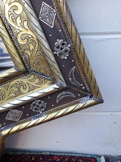 Specchio marocchino a stella di grandi dimensioni, intarsiato in metallo