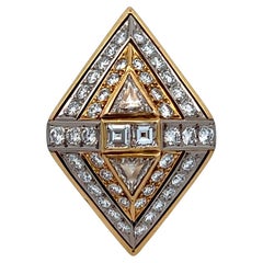 Bague Navette diamantée de grande taille
