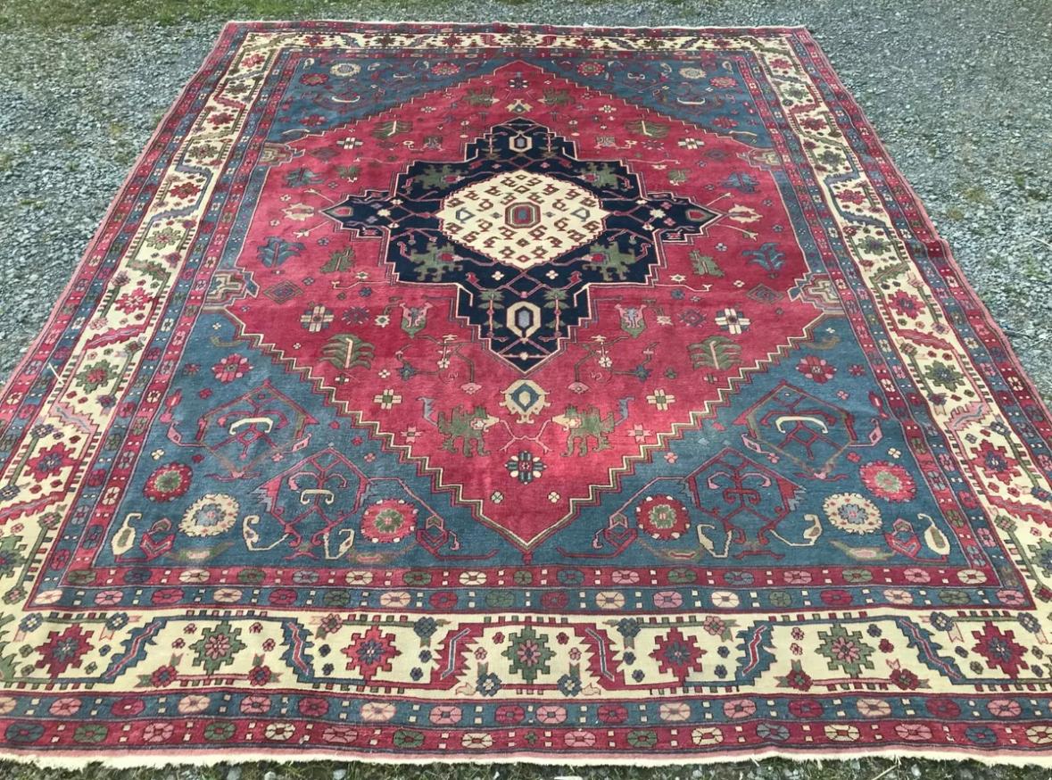 Large size Turkish Serapi hand-knotted rug in near-mint condition

This is antique Turkish SERAPI from a local estate in excellent condition, with 100% wool pile and cotton foundation. The rug was made in the 1940’s with light wear as pictured..