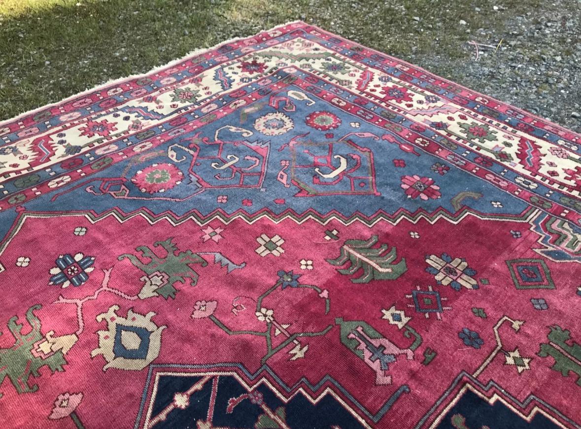 Large-Size Turkish Serapi Hand-Knotted Rug in Mint Condition For Sale 1