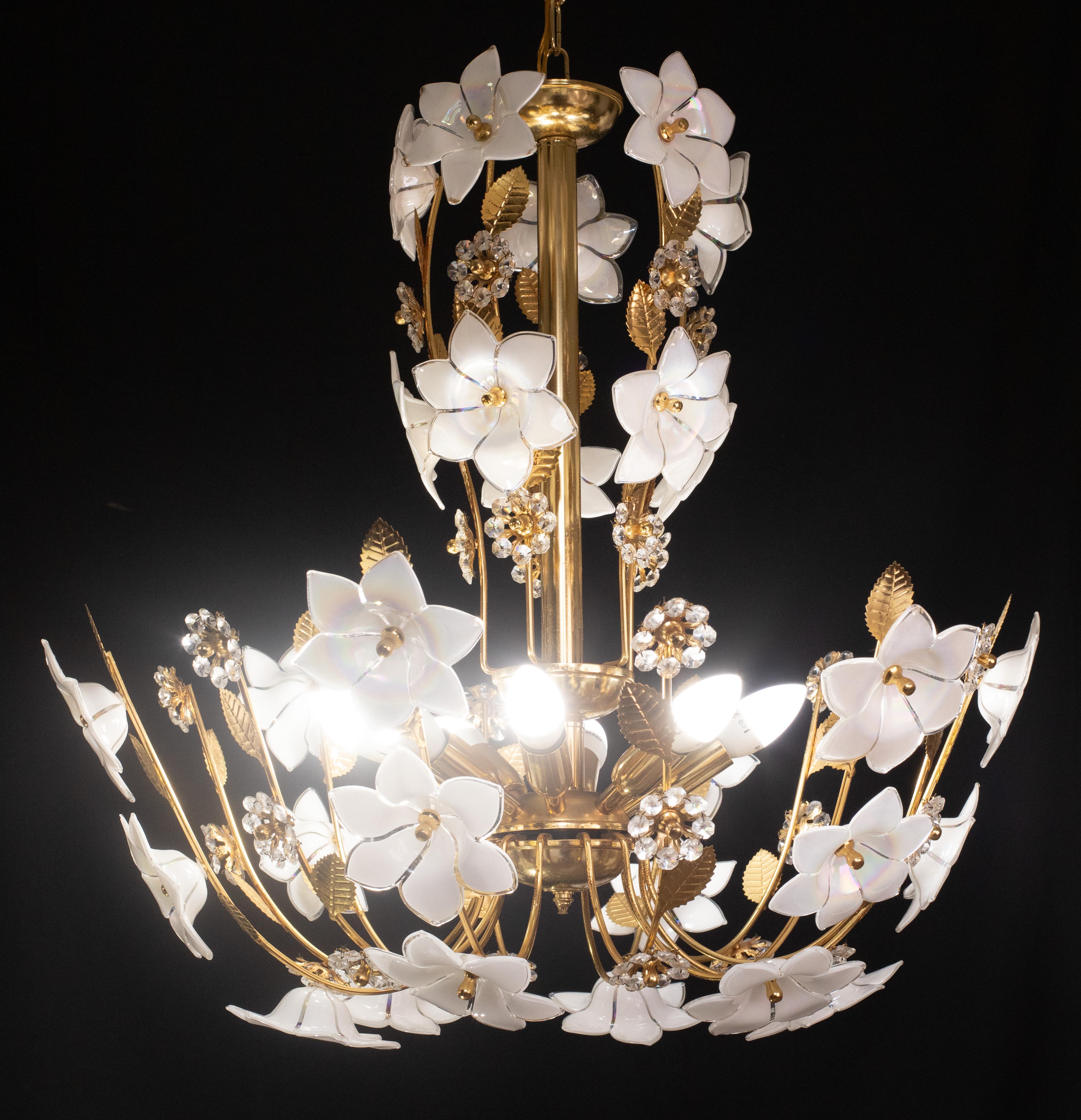 Large Size Vintage Murano Glass Chandelier White Flowers, 1970 For Sale 8