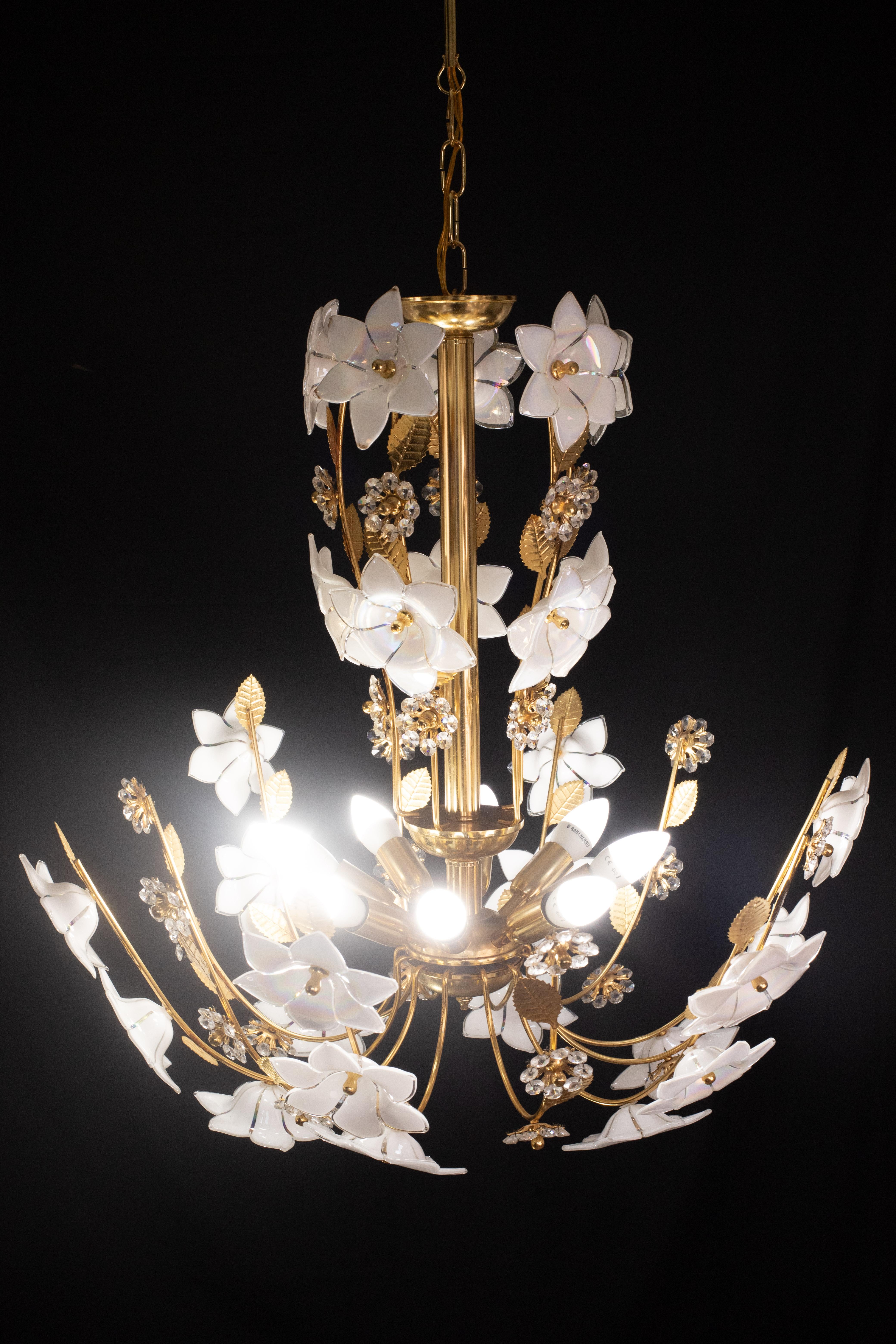 Large Size Vintage Murano Glass Chandelier White Flowers, 1970 For Sale 9