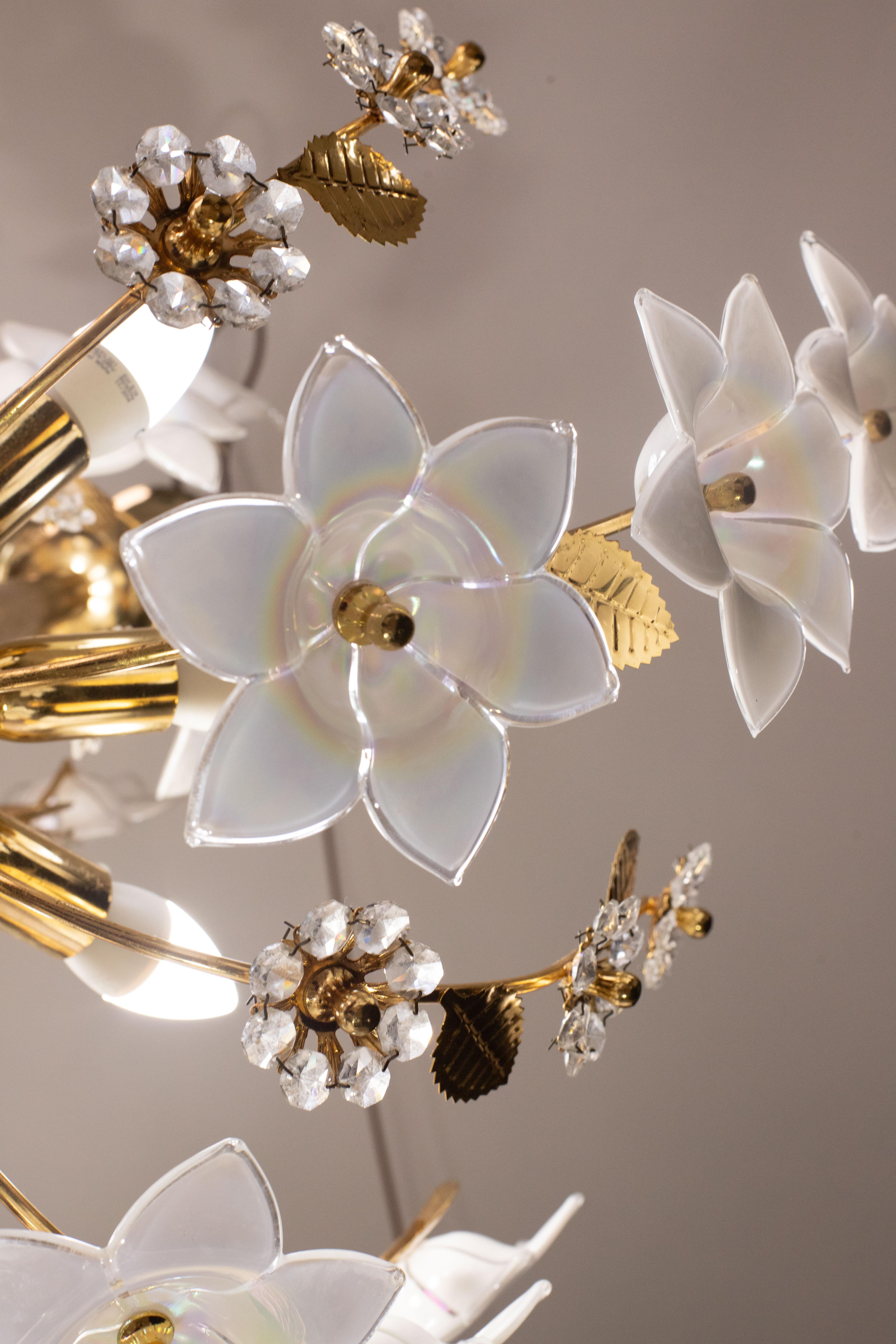 Large Size Vintage Murano Glass Chandelier White Flowers, 1970 For Sale 3