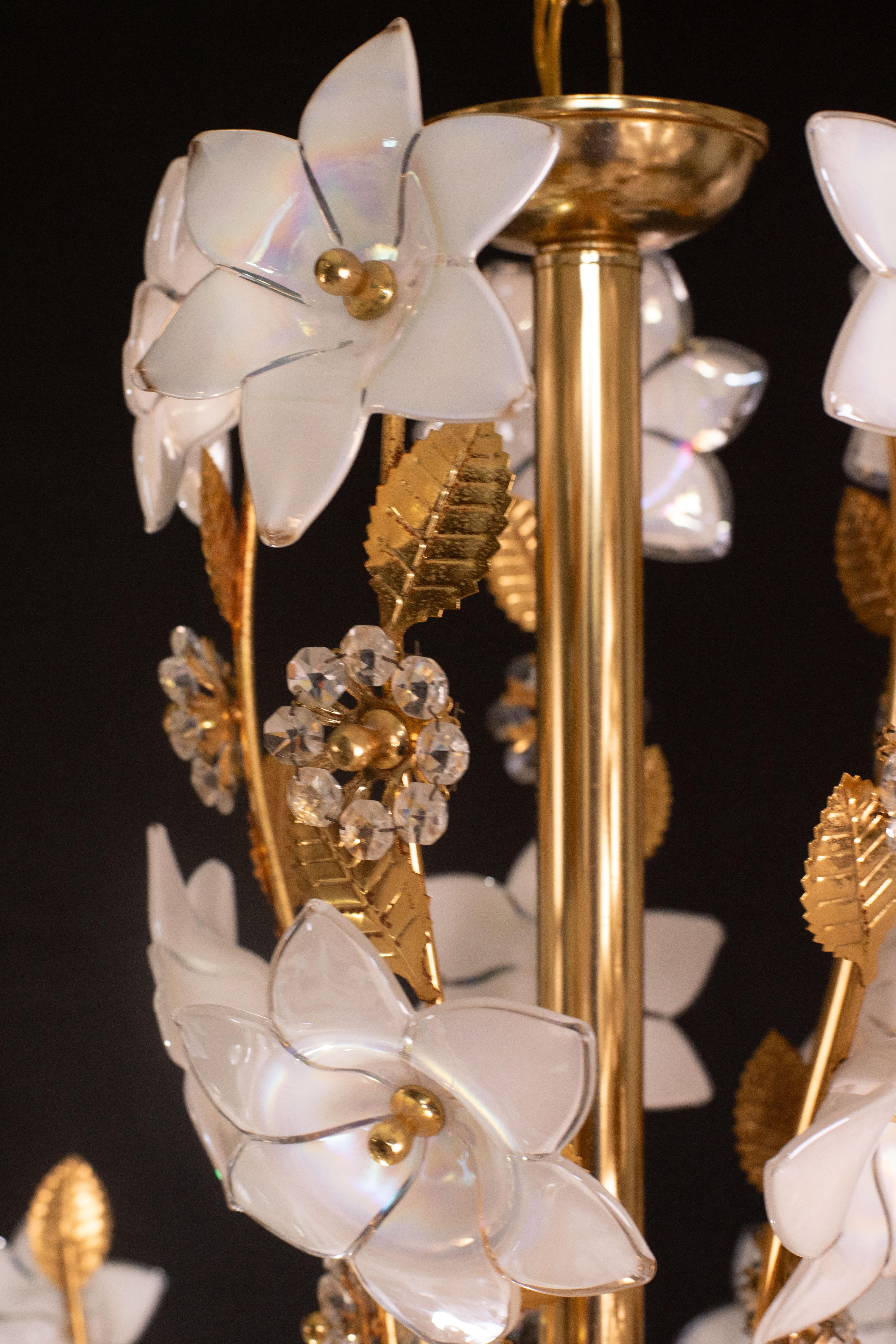 Large Size Vintage Murano Glass Chandelier White Flowers, 1970 For Sale 4