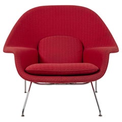 Womb Chair in Großformat von Eero Saarinen für Knoll in rotem Stoff und Chromgestell