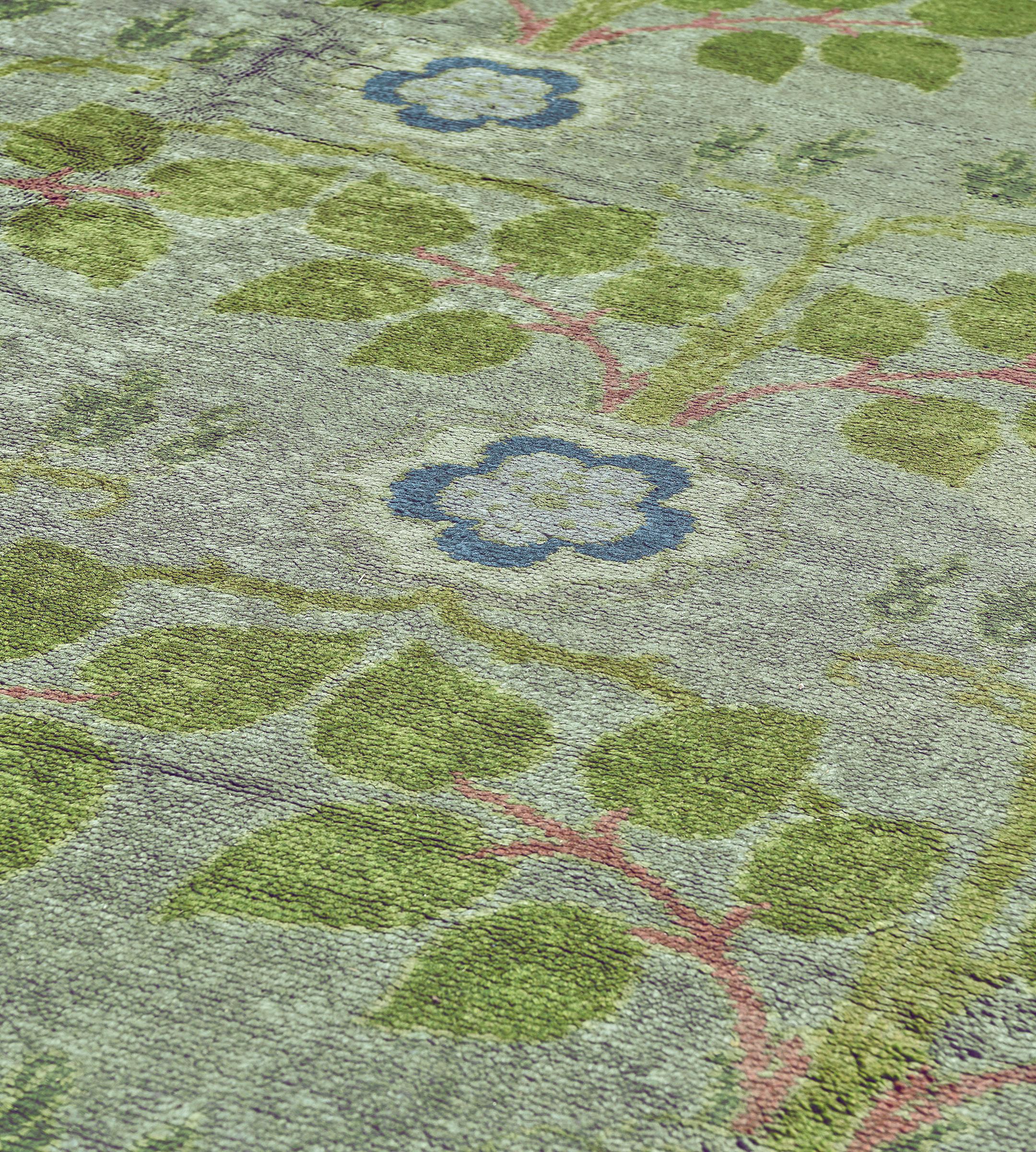 Large-Sized Antique Irish Donegal Rug For Sale 3